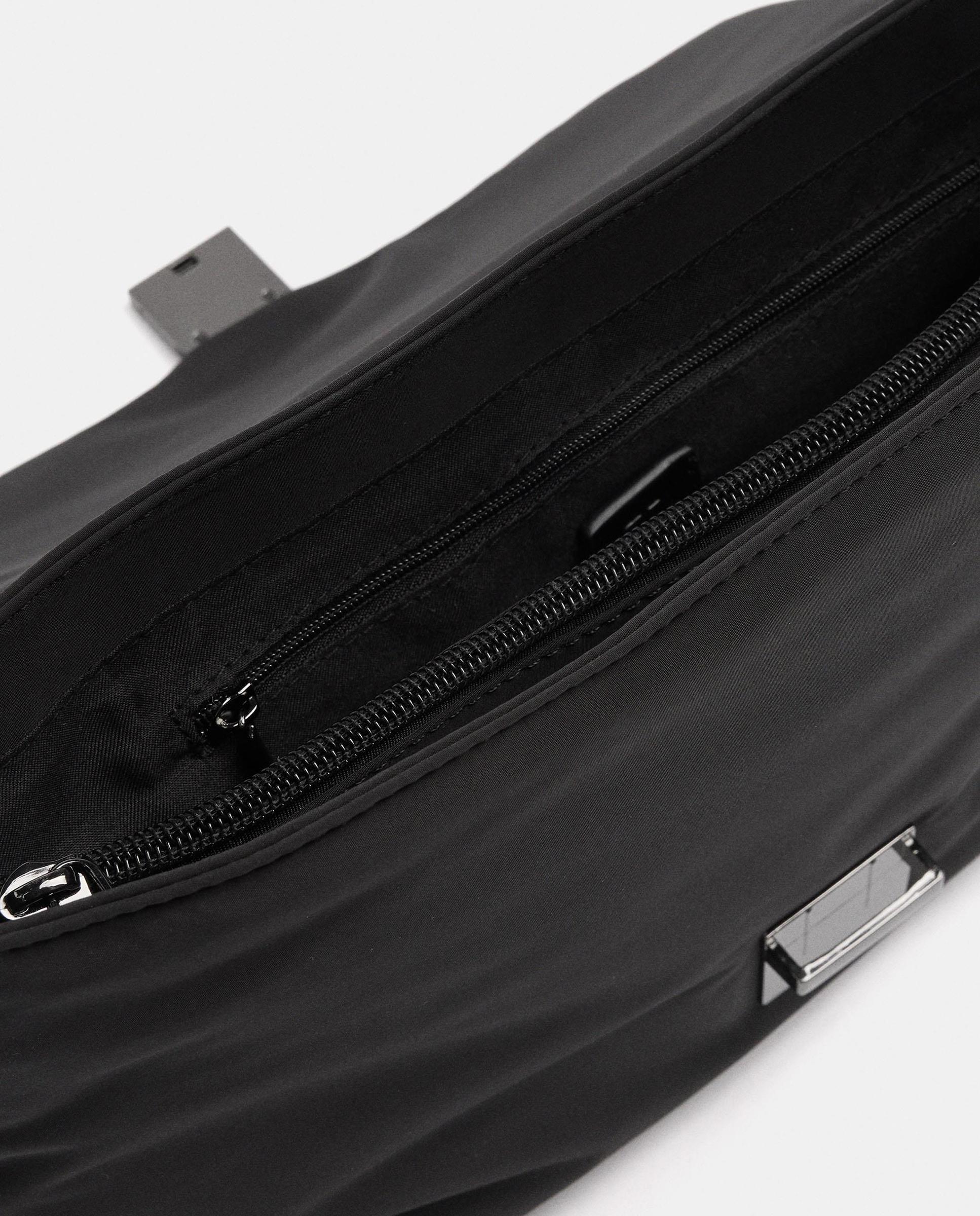 Bolso de hombro con solapa y cierre imantado en liso - Parfois - Negro Negro-4