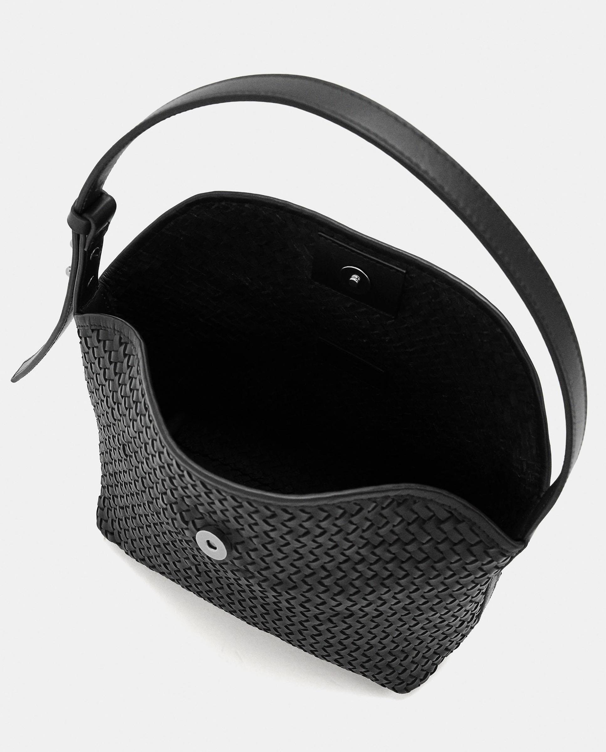 Bolso de hombro 100% piel trenzada con cierre imantado - Parfois - Negro Negro-4