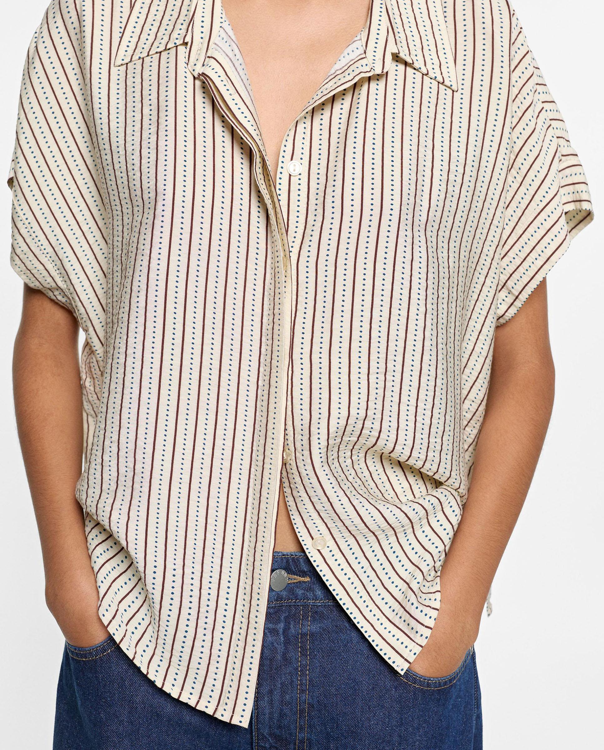Camisa de mujer de manga corta con estampado de rayas - Parfois - Crudo Crudo-3