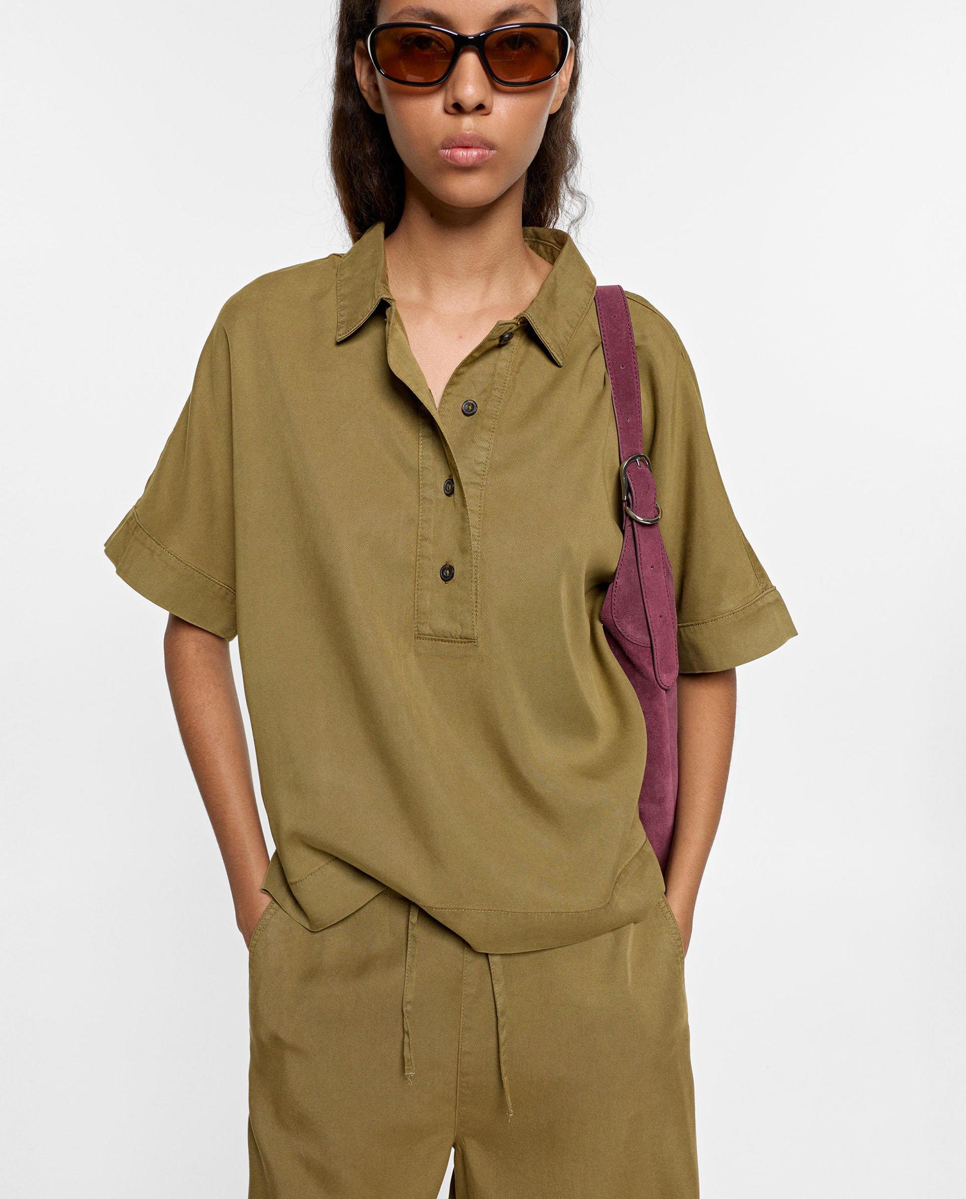 Blusa de mujer 100% liocel con cuello camisero en liso - Parfois - Kaki Kaki-1