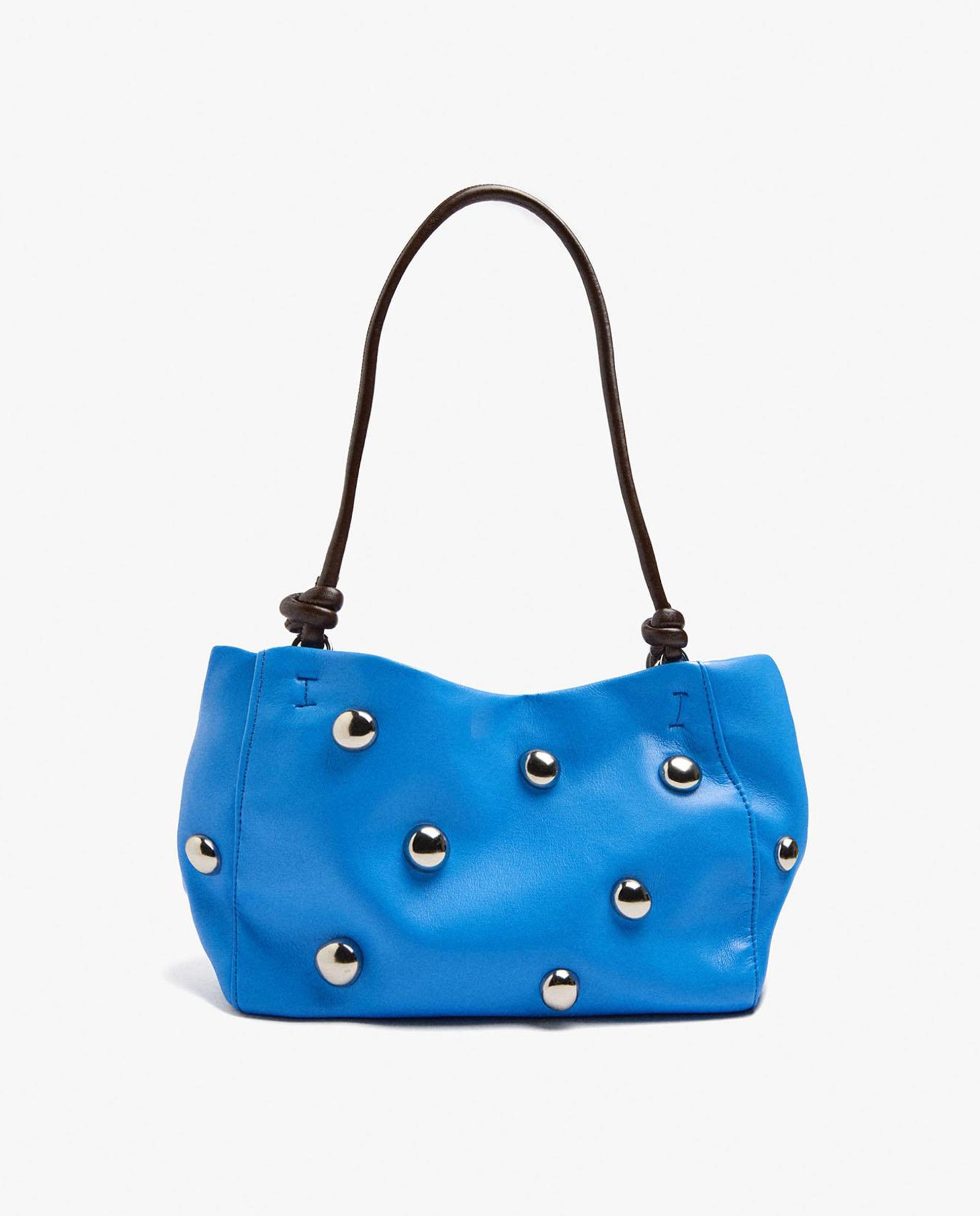 Bolso de hombro con tachuelas y cierre imantado en liso - Parfois - Azul Azul-1