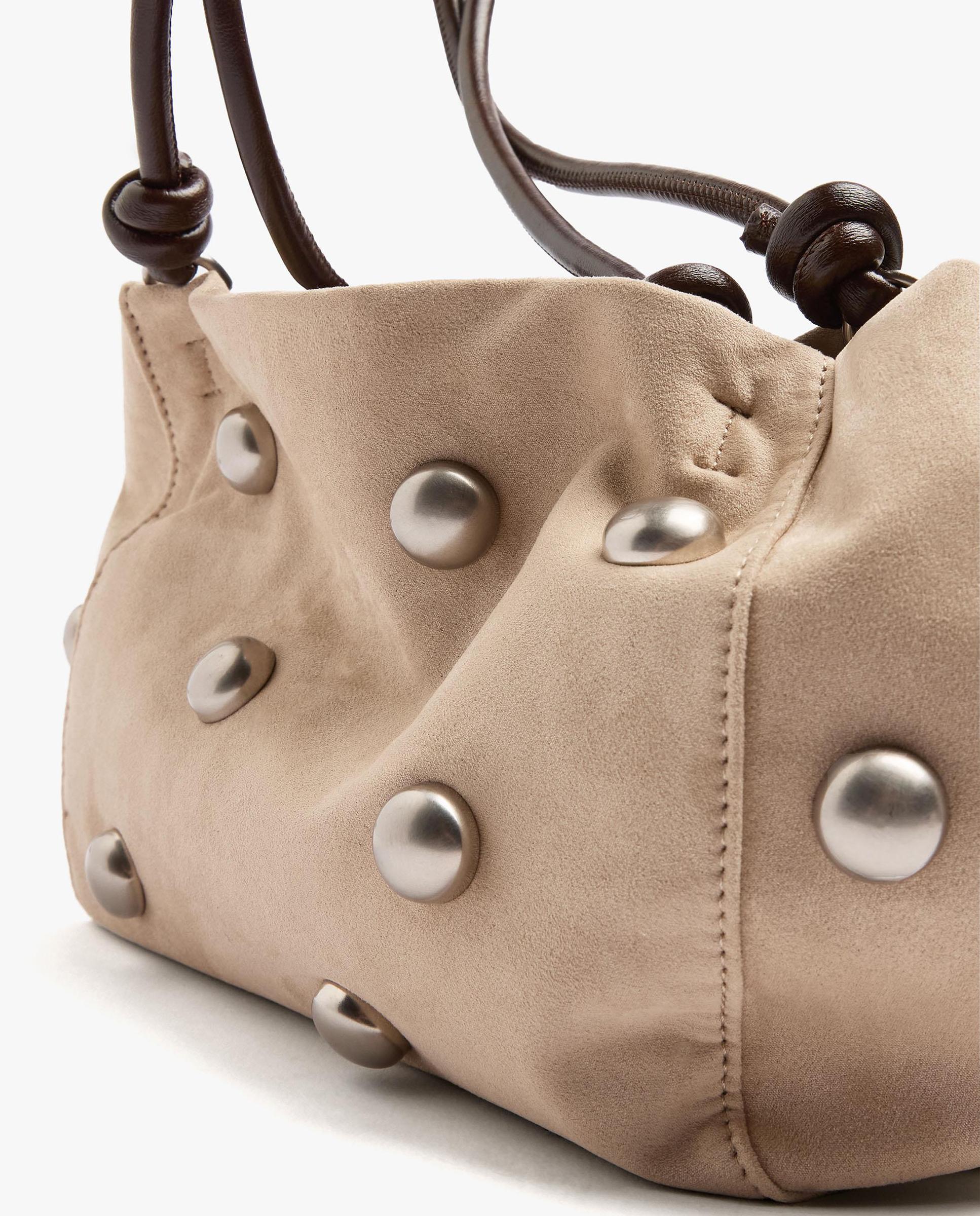 Bolso de hombro con tachuelas y cierre imantado en liso - Parfois - Natural Natural-3