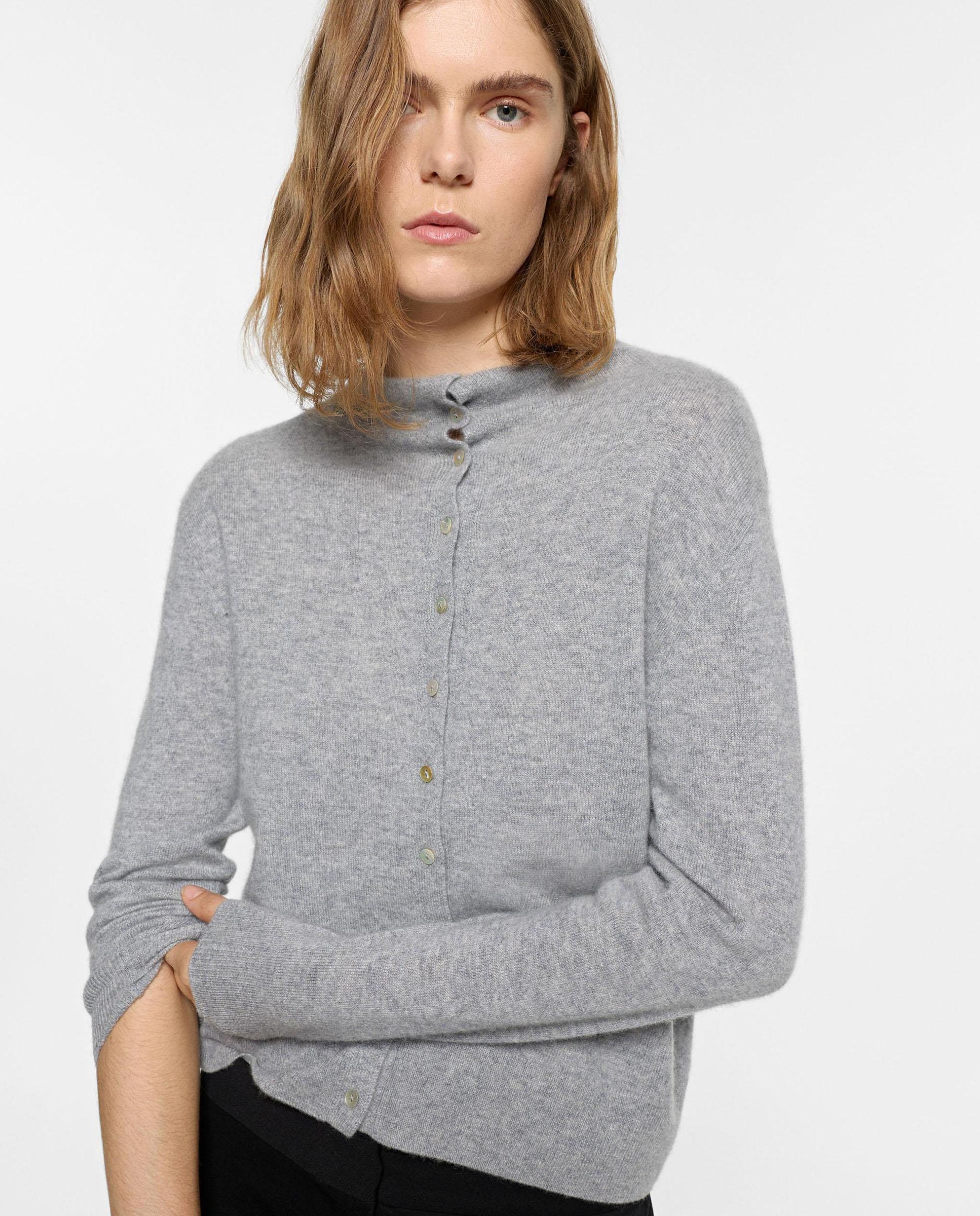 Imagen 1 de Cárdigan de mujer 100% cashmere de punto con cuello alto en liso Gris