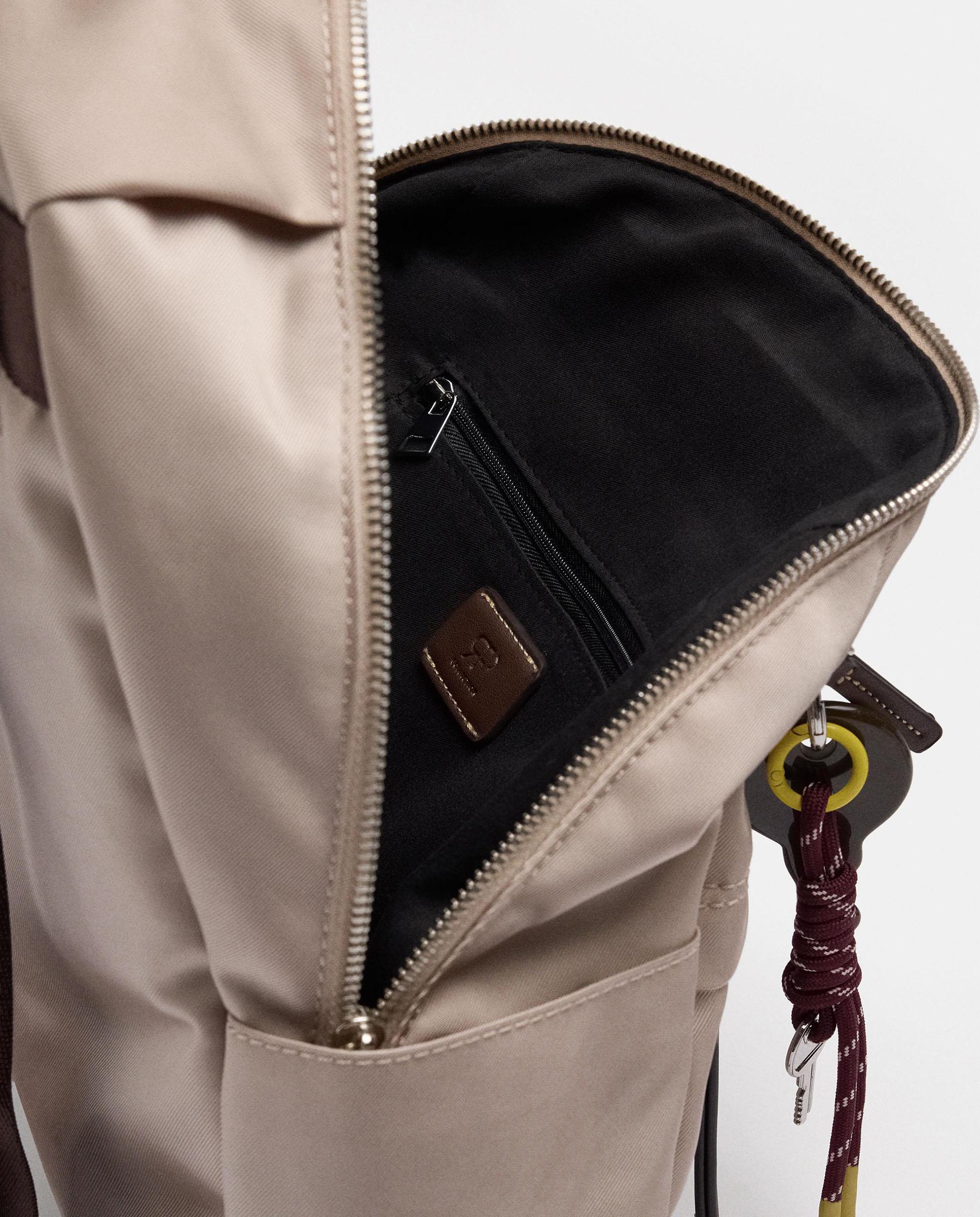 Mochila de mujer con cierre de cremallera y llavero extraíble en liso - Parfois - Natural Natural-5
