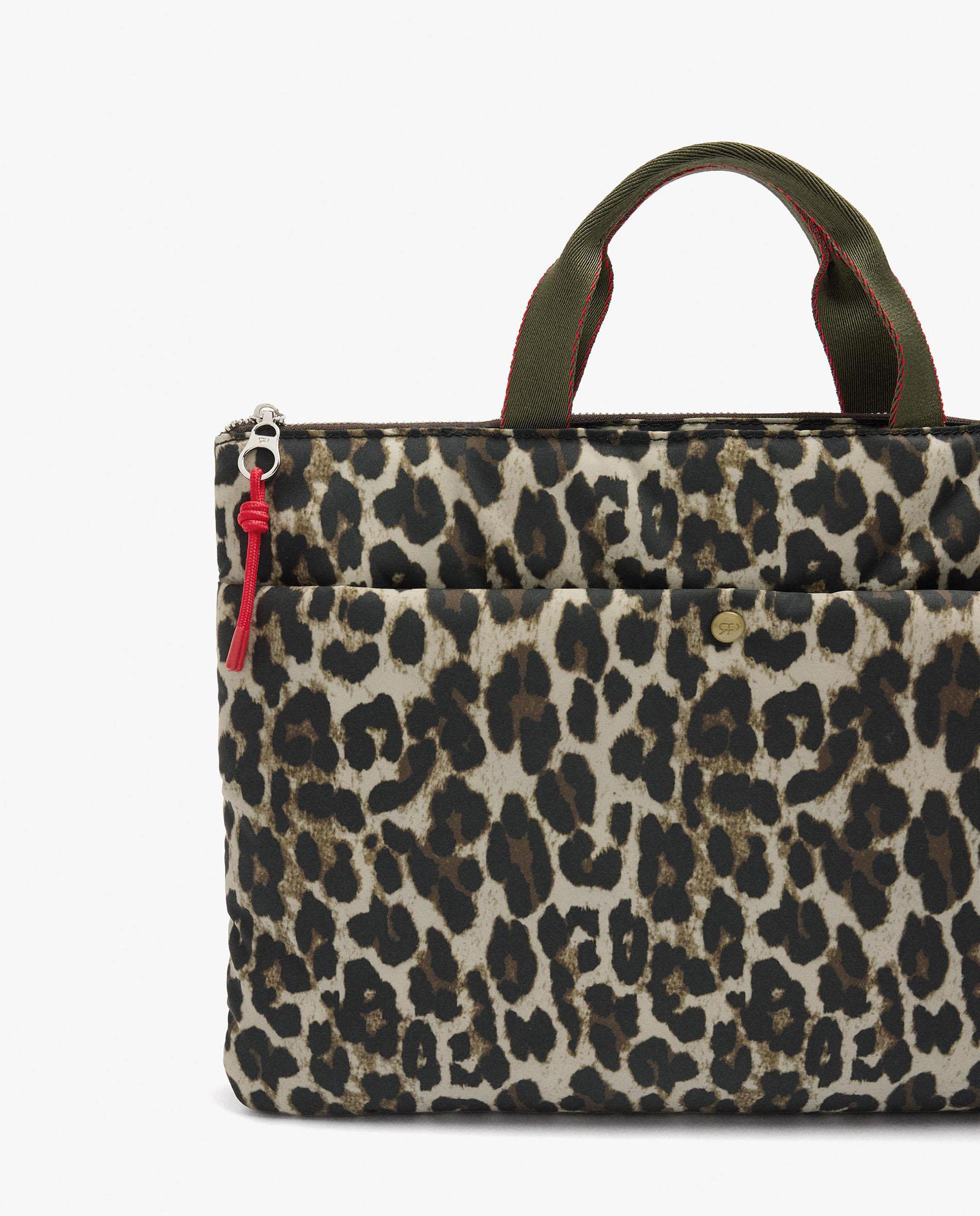 Imagen 3 de Portadocumentos de mujer con cierre de cremallera y estampado animal print - Parfois - Multicolor Multicolor