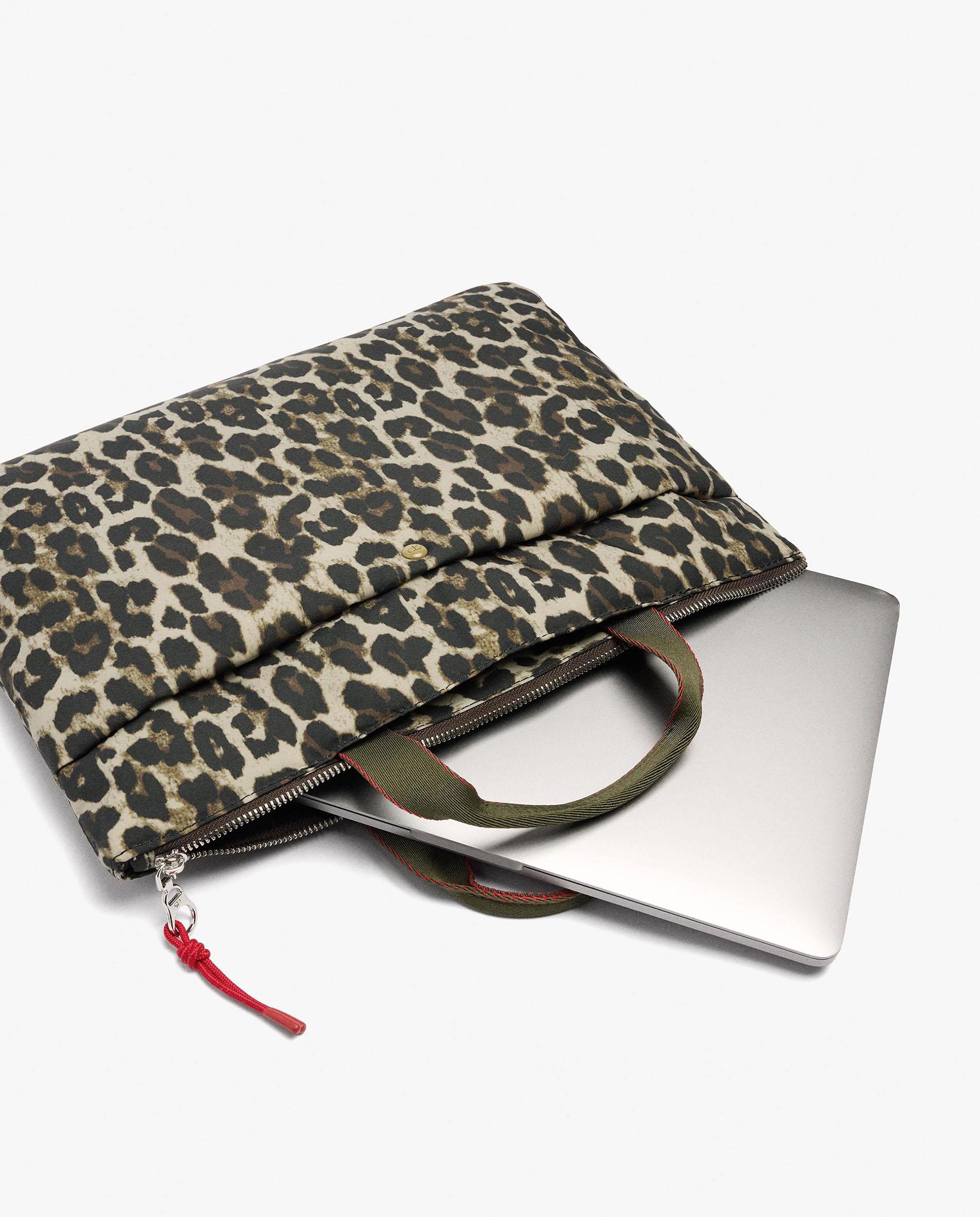 Imagen 4 de Portadocumentos de mujer con cierre de cremallera y estampado animal print - Parfois - Multicolor Multicolor