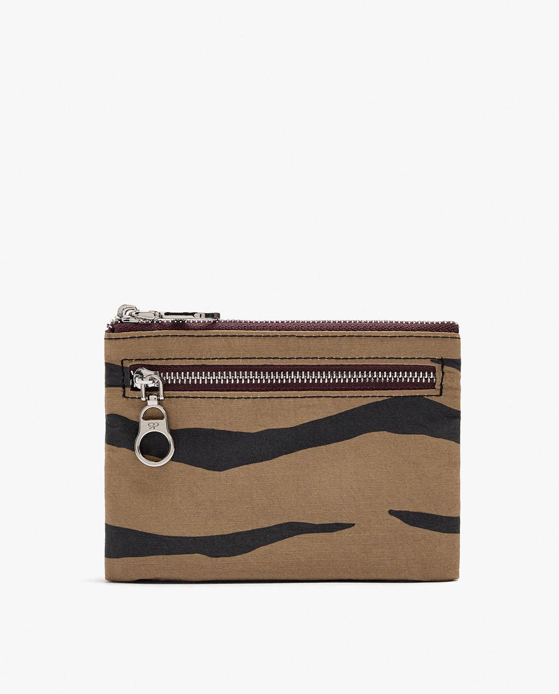 Tarjetero de mujer pequeño con cierre de cremallera y estampado animal print - Parfois - Marrón Marrón-1