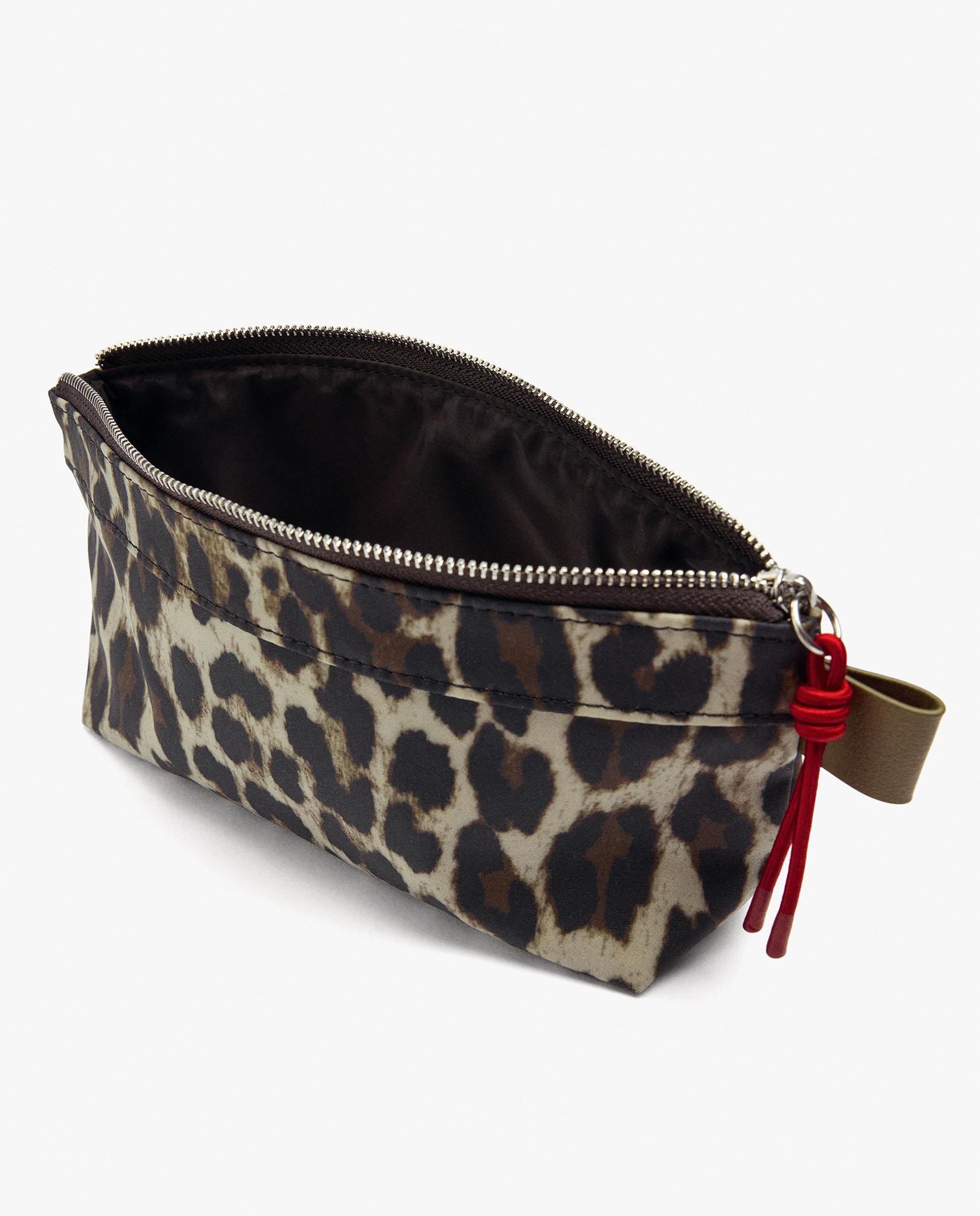 Imagen 4 de Estuche con varios compartimentos y cierre de cremallera con estampado animal print - Parfois - Marrón Marrón