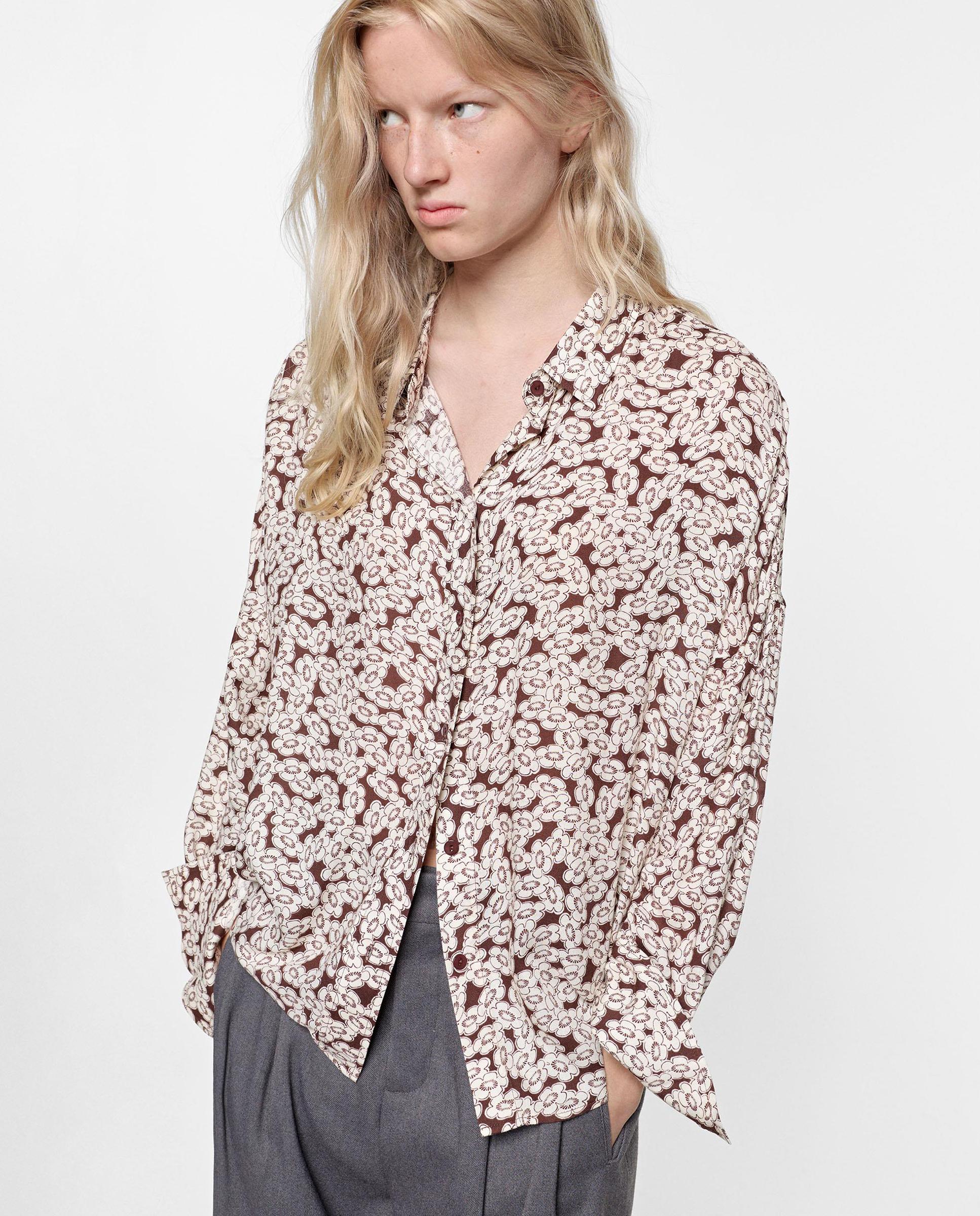 Camisa de mujer 100% viscosa de manga larga con estampado floral - Parfois - Marrón oscuro Marrón oscuro-1