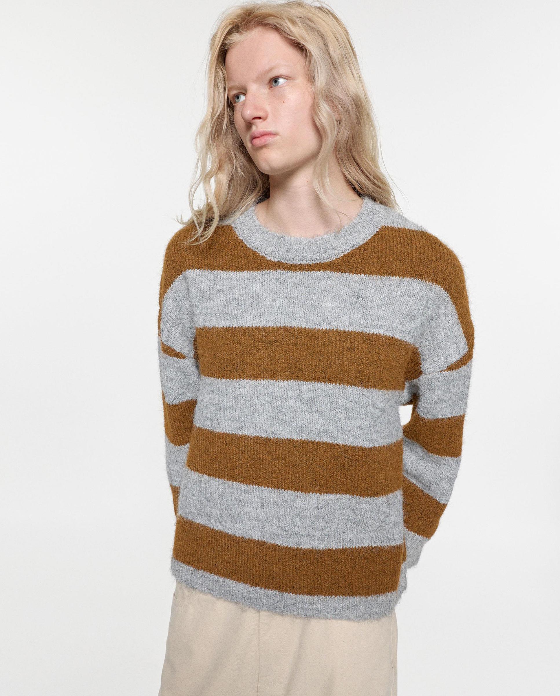 Jersey de mujer de manga larga con estampado de rayas - Parfois - Gris Gris-1