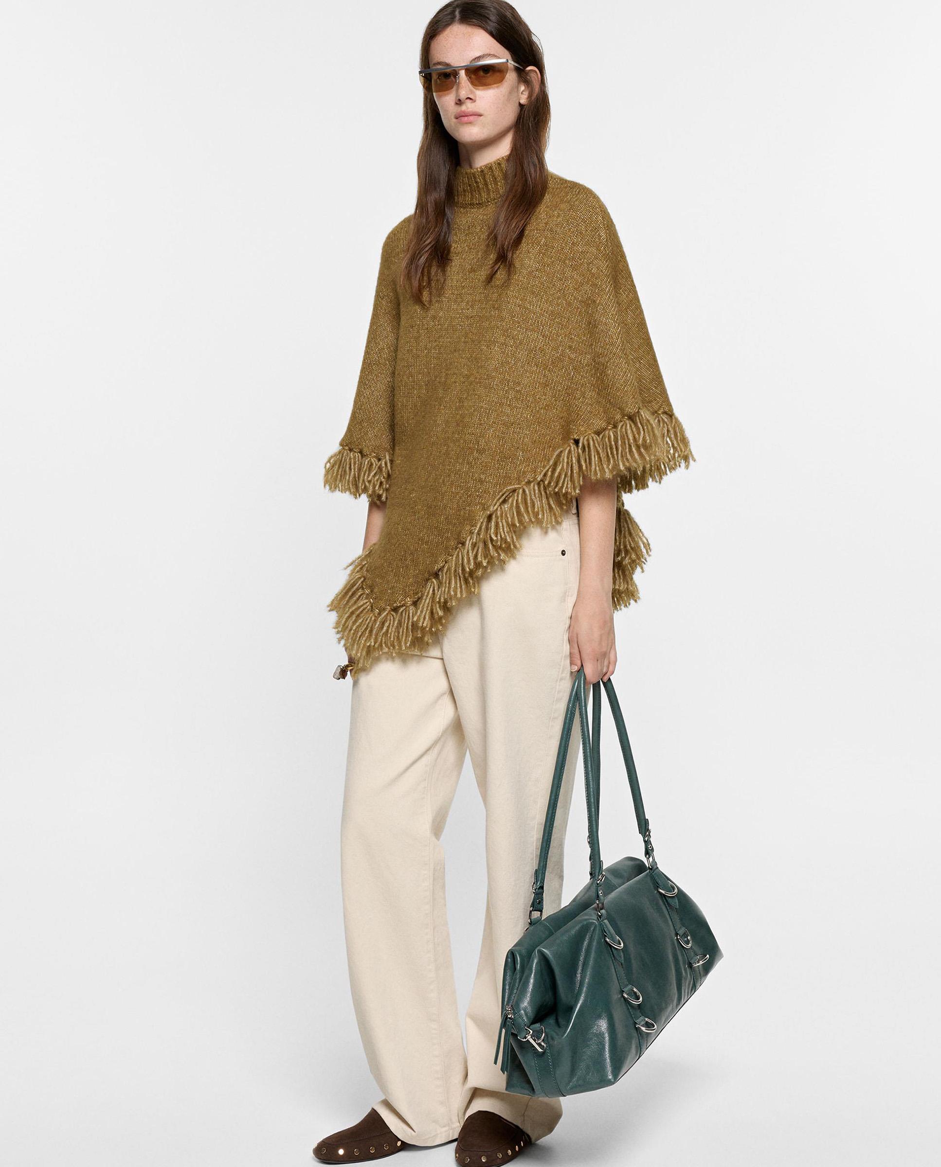 Capa de mujer estilo poncho con flecos en liso - Parfois - Kaki Kaki-5