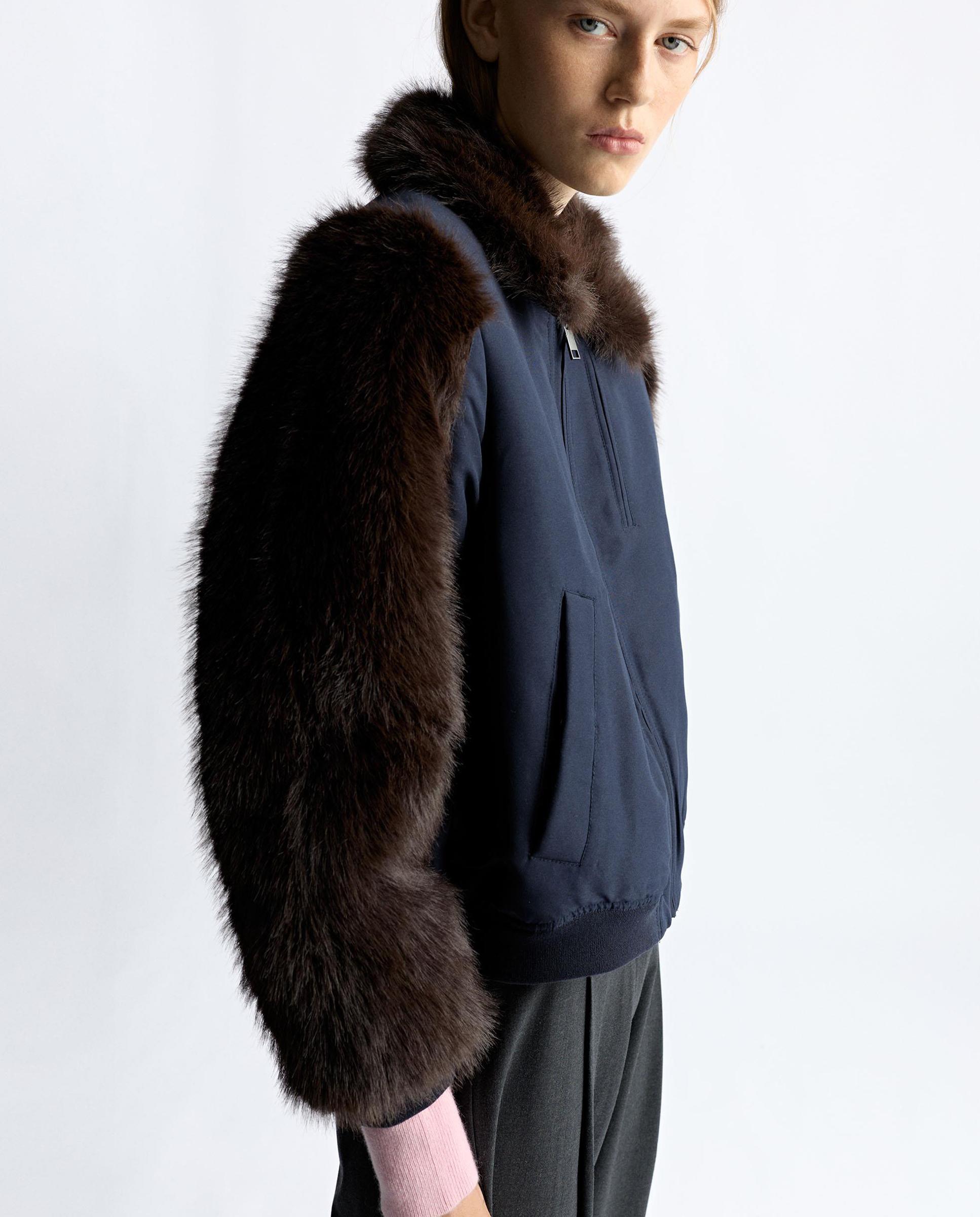 Chaqueta de mujer con detalles a contraste de pelo - Parfois - Azul marino Azul marino-5