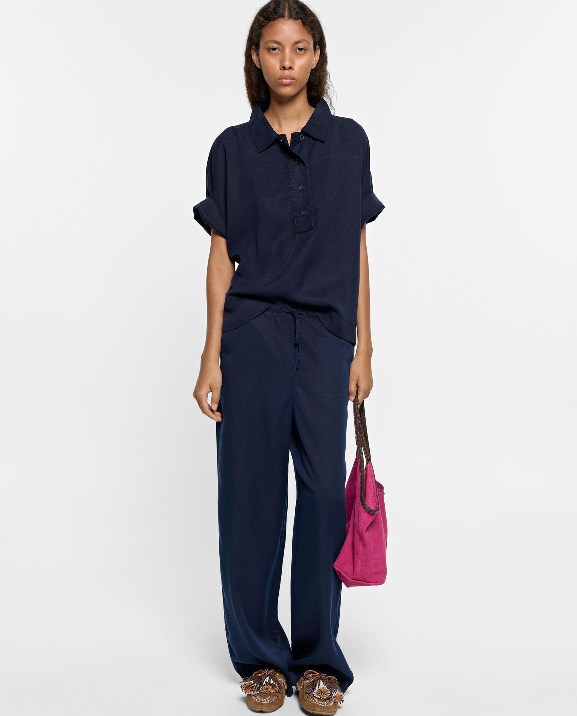 Blusa de mujer 100% liocel con cuello camisero en liso - Parfois - Azul marino Azul marino-2