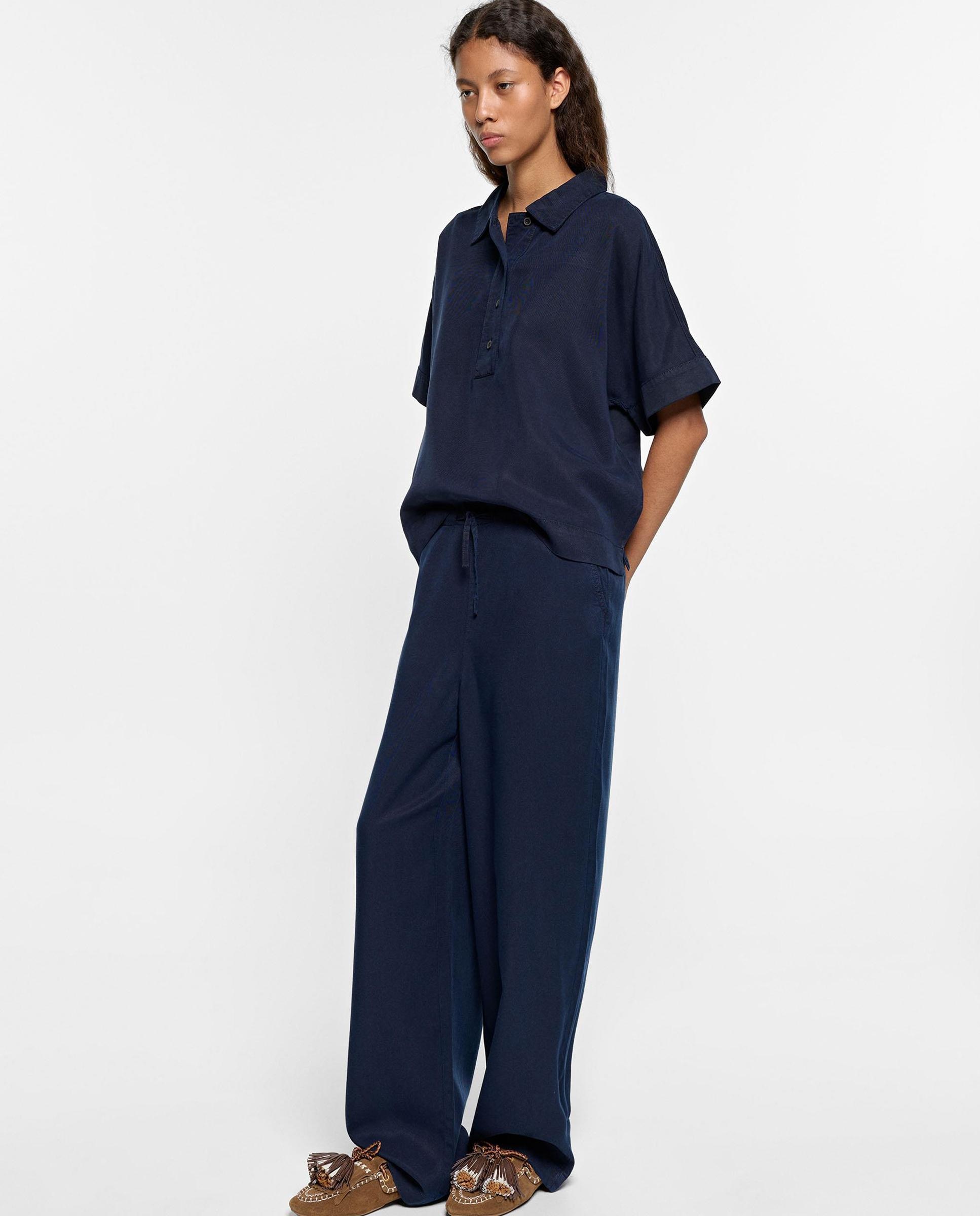 Blusa de mujer 100% liocel con cuello camisero en liso - Parfois - Azul marino Azul marino-3