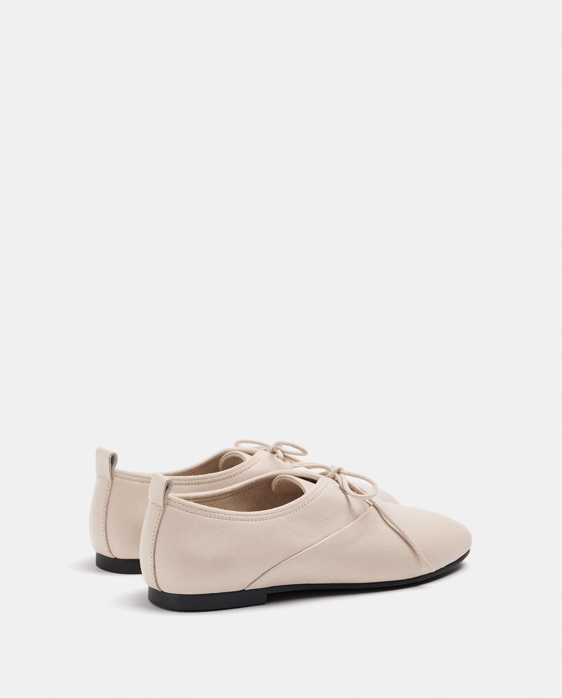 Mocasines planos de mujer 100% piel con cierre de cordones en liso - Parfois - Crudo Crudo-4