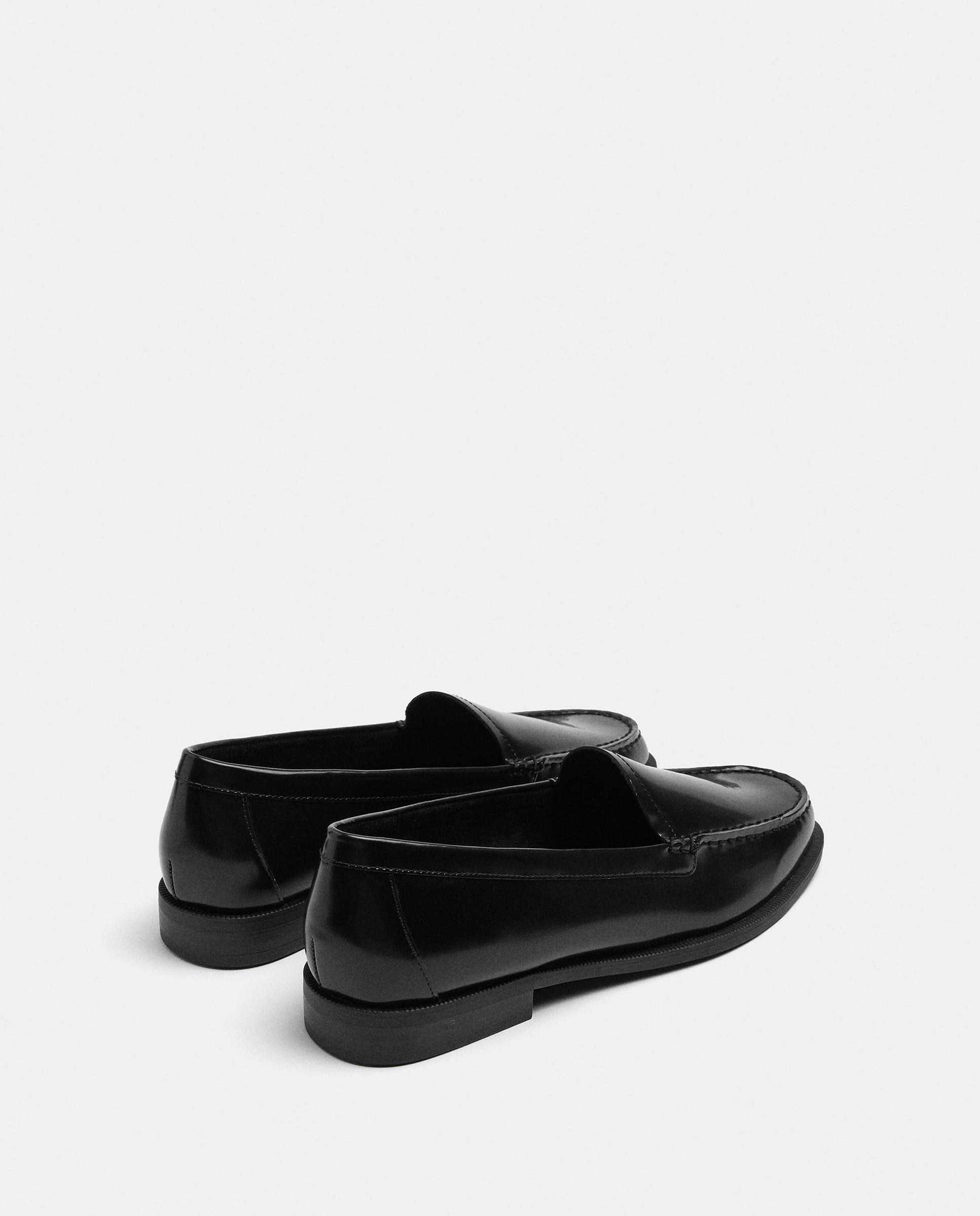 Imagen 4 de Mocasines planos de mujer 100% piel con pespuntes en liso - Parfois - Negro Negro