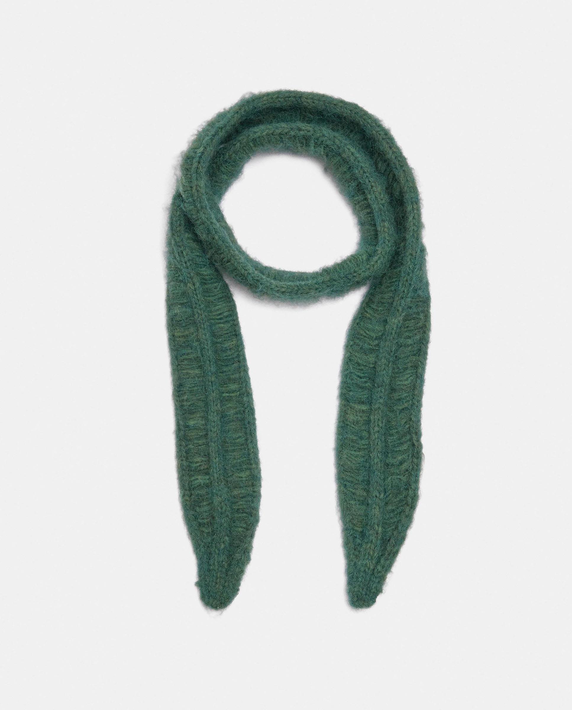 Bufanda 100% lana con pelitos en liso - Parfois - Verde Verde-1