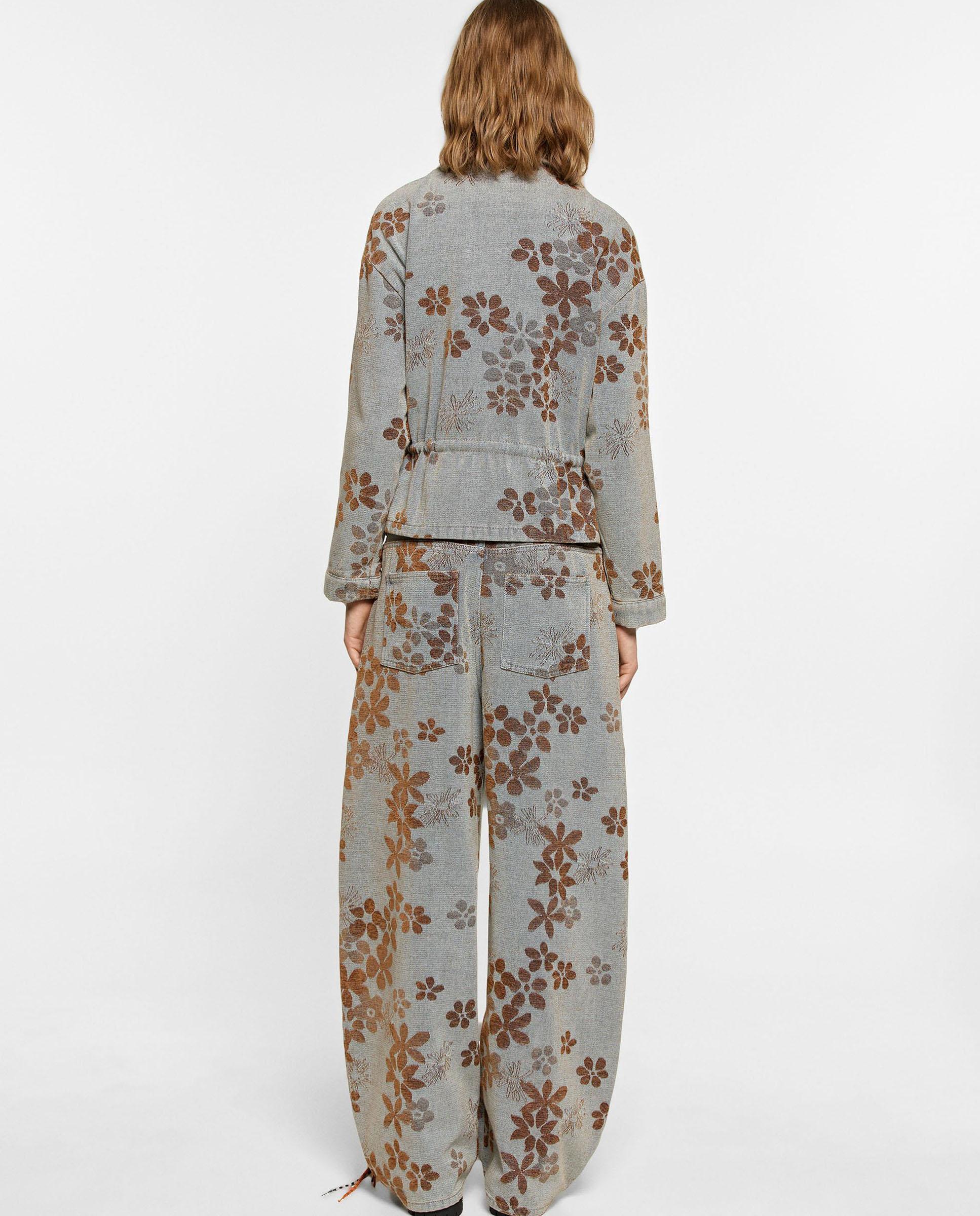 Imagen 5 de Chaqueta de mujer vaquera con estampado floral - Parfois - Azul Azul