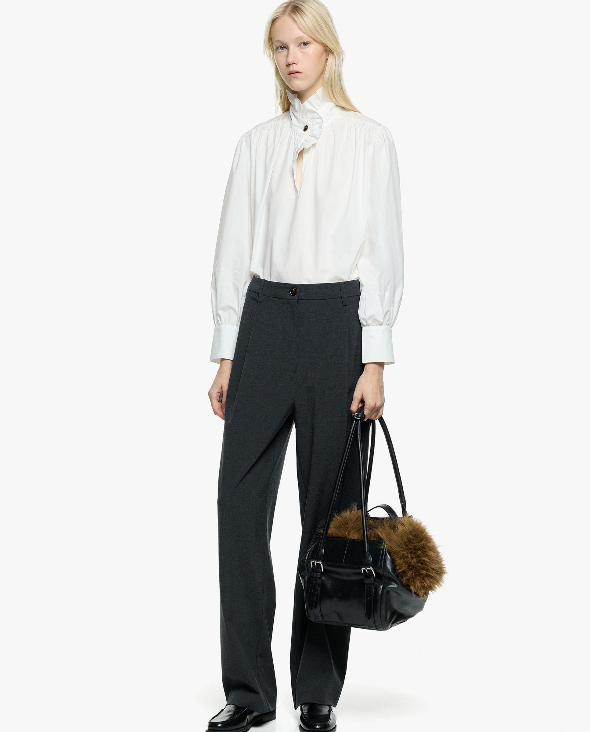 Imagen 2 de Blusa de mujer 100% algodón con cuello alto y volante - Parfois - Crudo Crudo