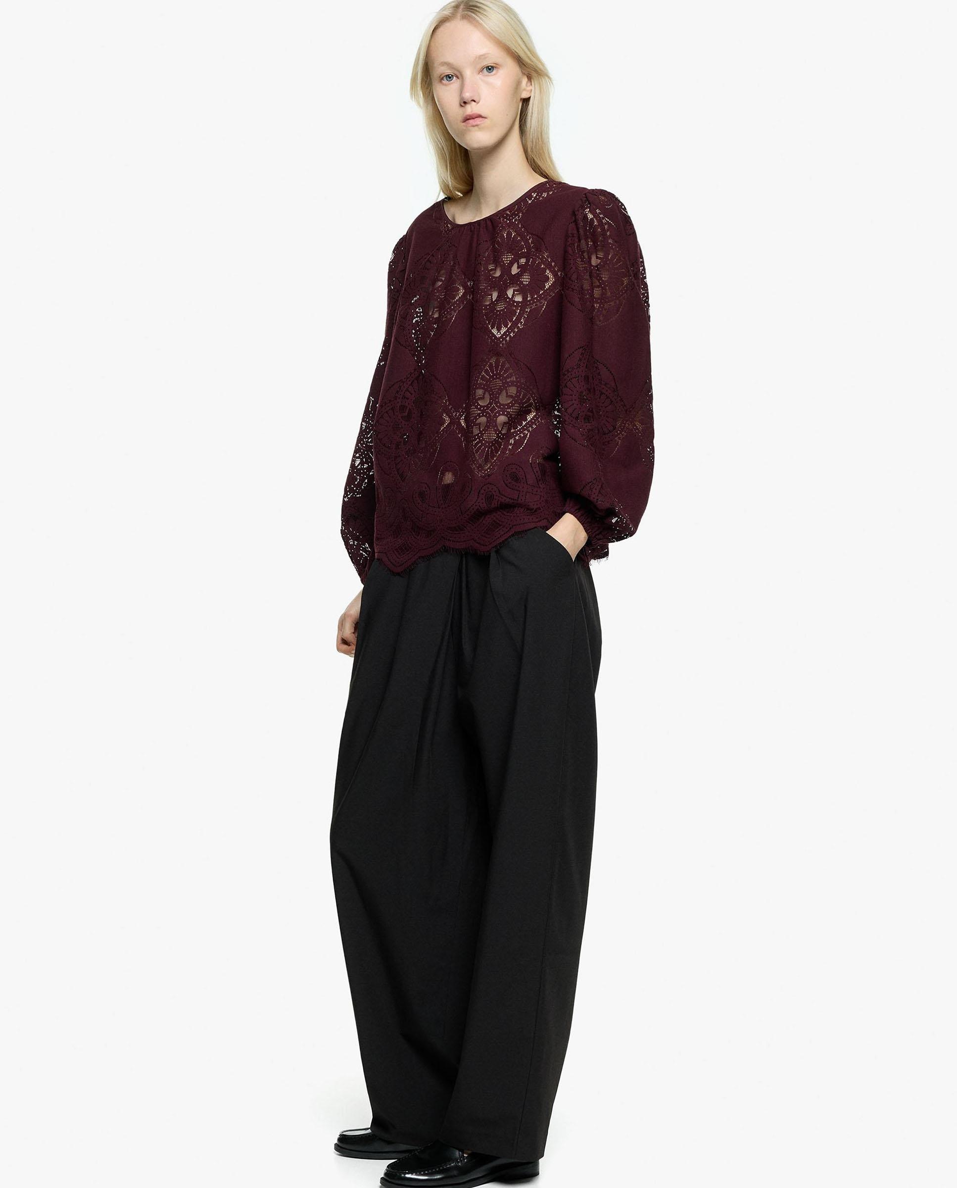Imagen 2 de Blusa de mujer de manga larga troquelada en liso - Parfois - Burdeos Burdeos