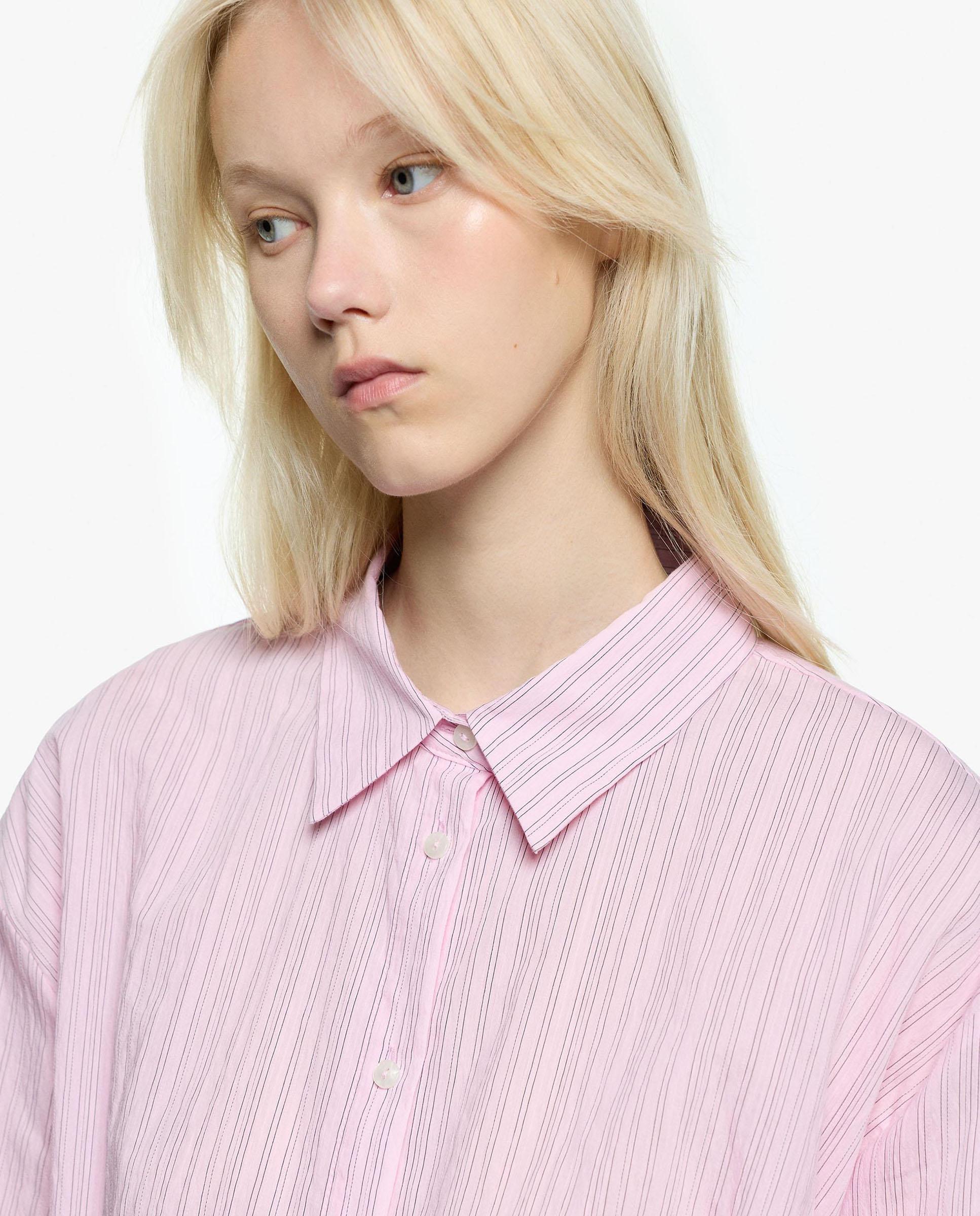 Imagen 2 de Camisa de mujer de manga larga con cinturón para ajustar y estampado de rayas diplomáticas - Parfois - Rosa Rosa