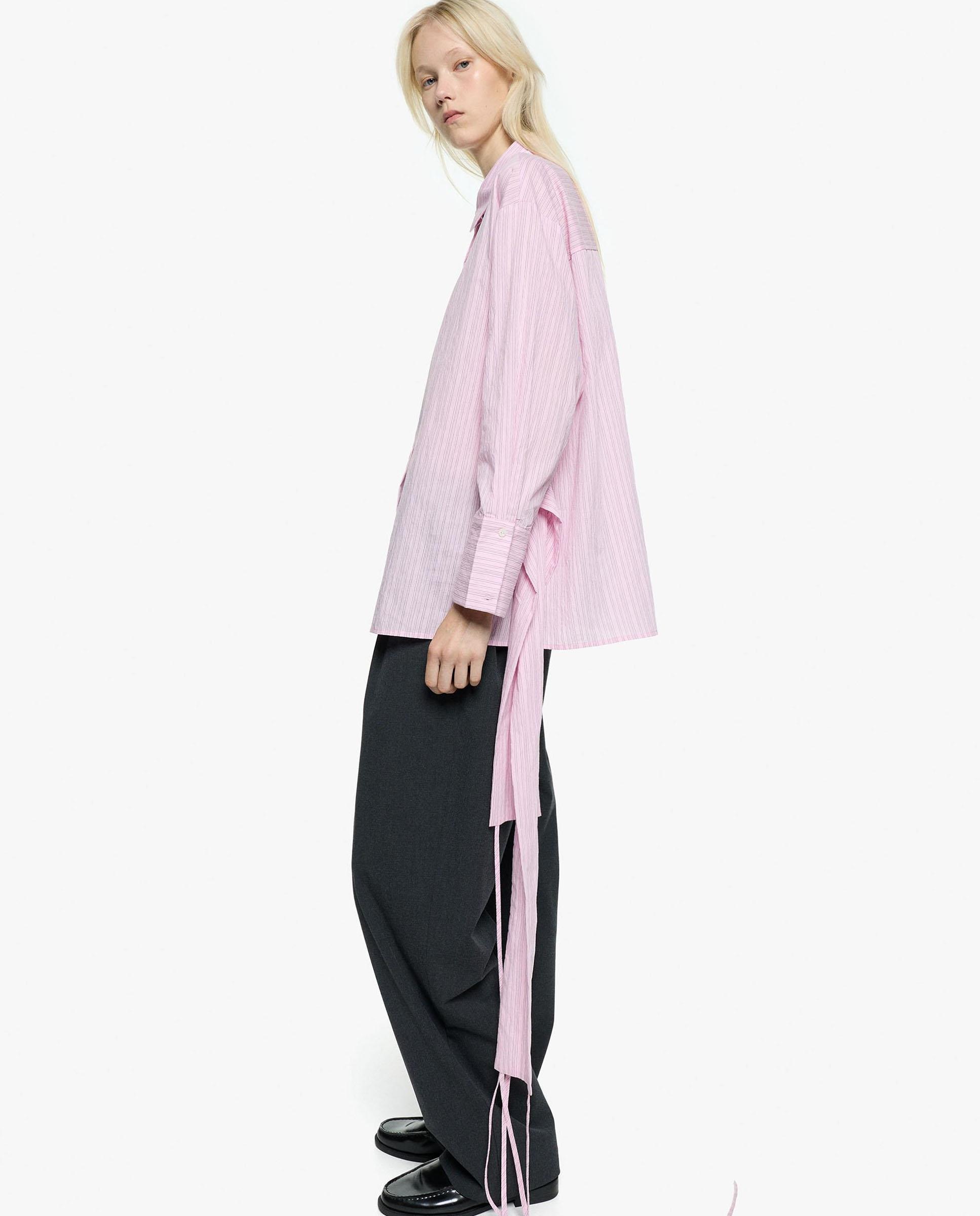 Imagen 4 de Camisa de mujer de manga larga con cinturón para ajustar y estampado de rayas diplomáticas - Parfois - Rosa Rosa