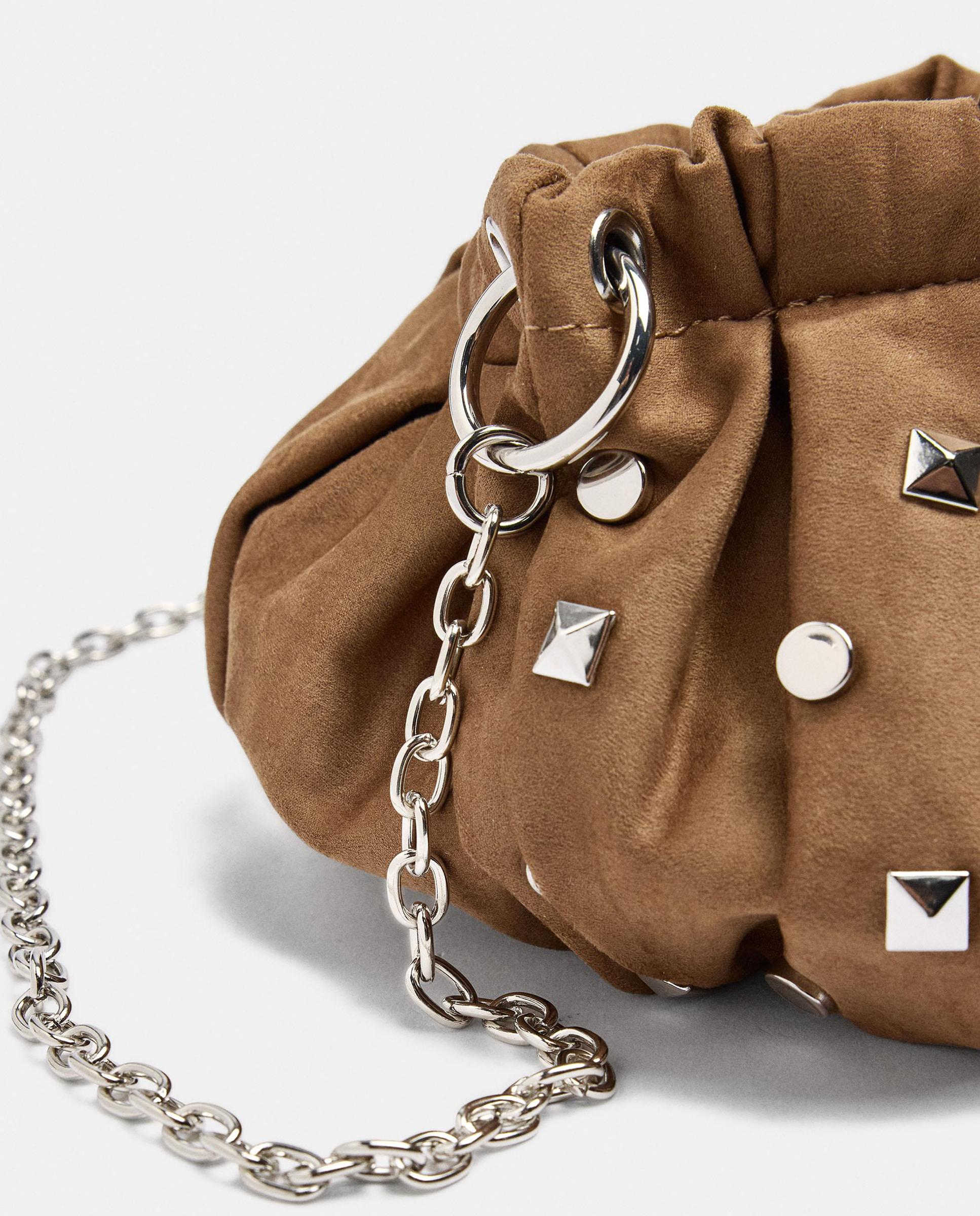 Bolso de hombro con asa de cadena y tachuelas - Parfois - Camel Camel-3