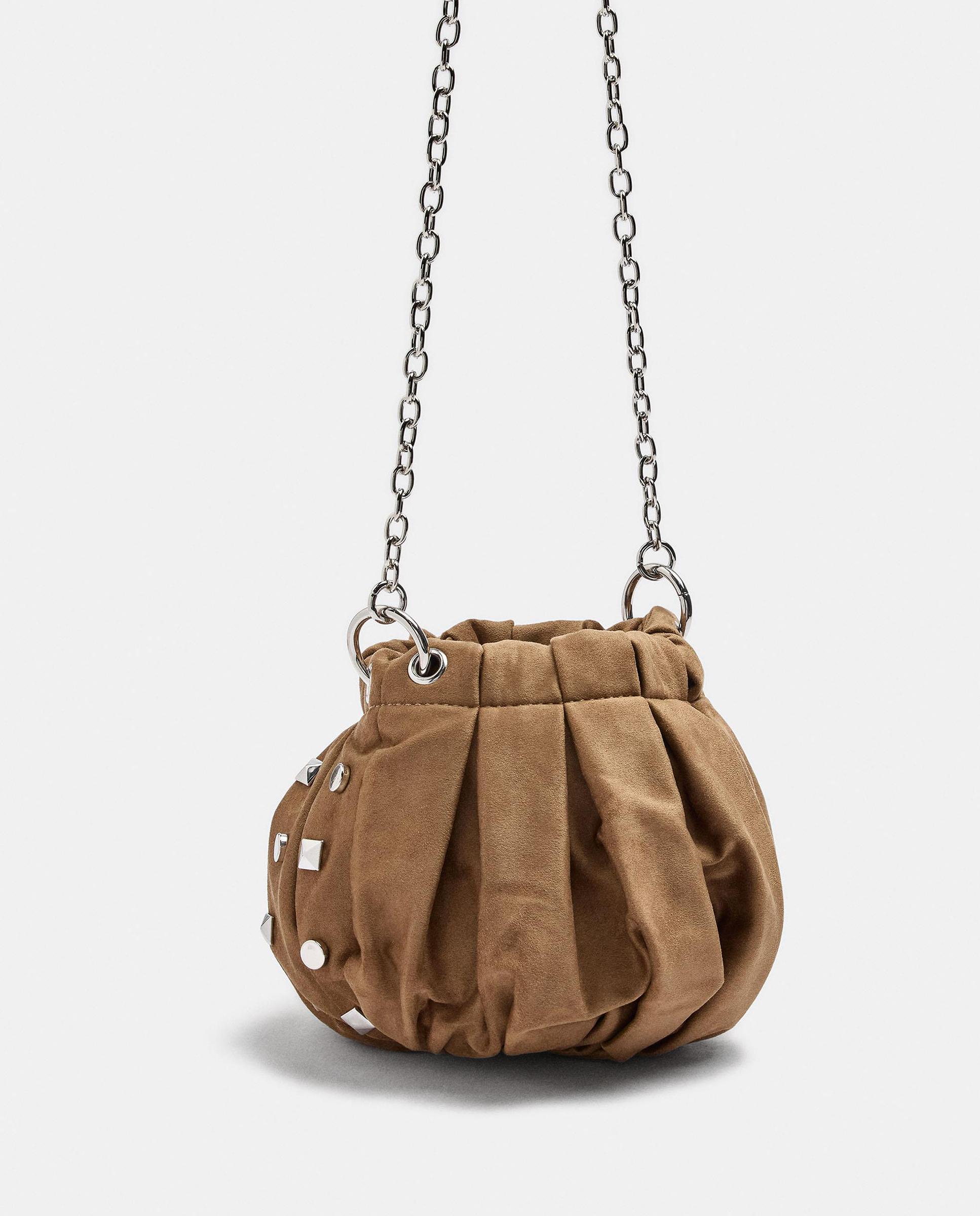 Bolso de hombro con asa de cadena y tachuelas - Parfois - Camel Camel-2