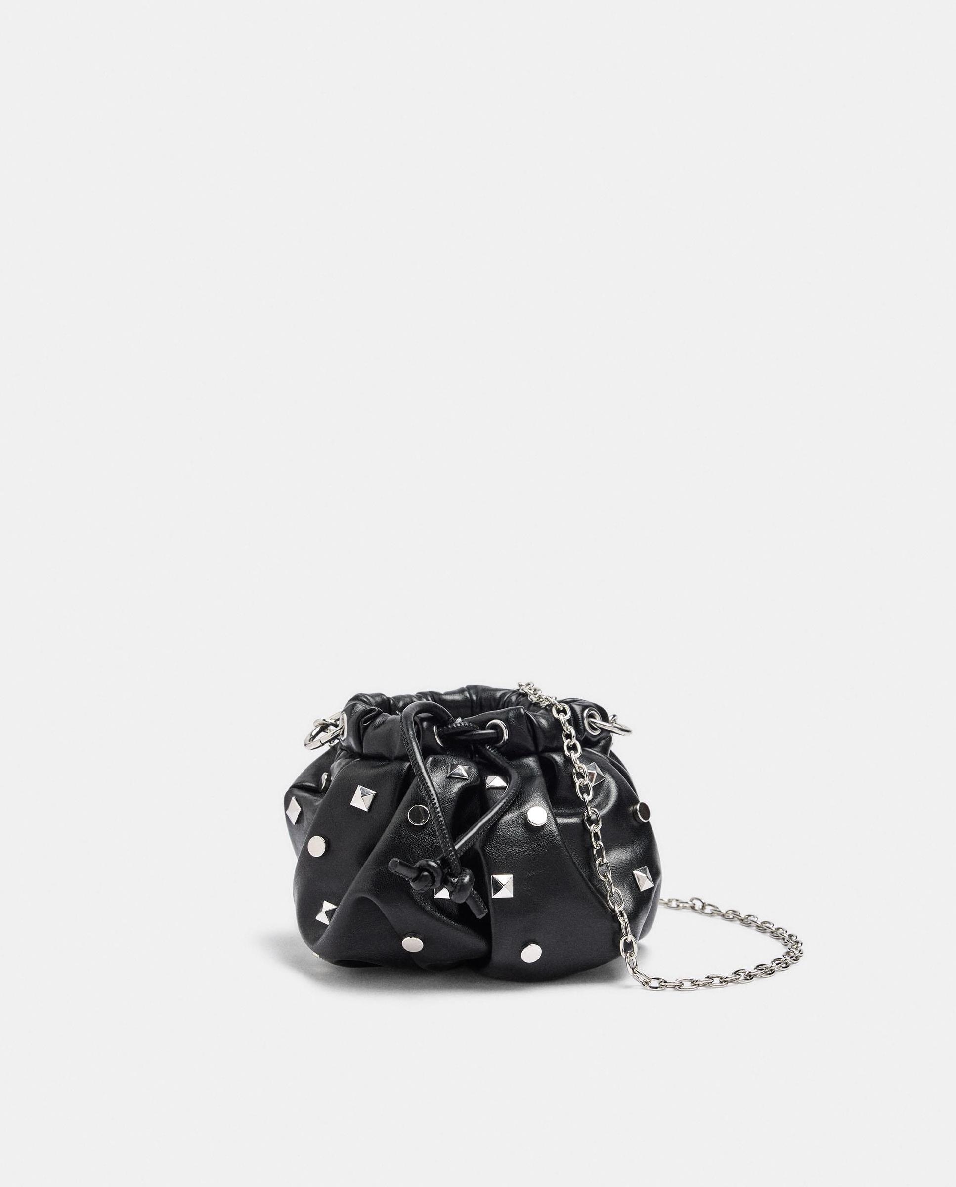 Bolso de hombro con asa de cadena y tachuelas - Parfois - Negro Negro-1