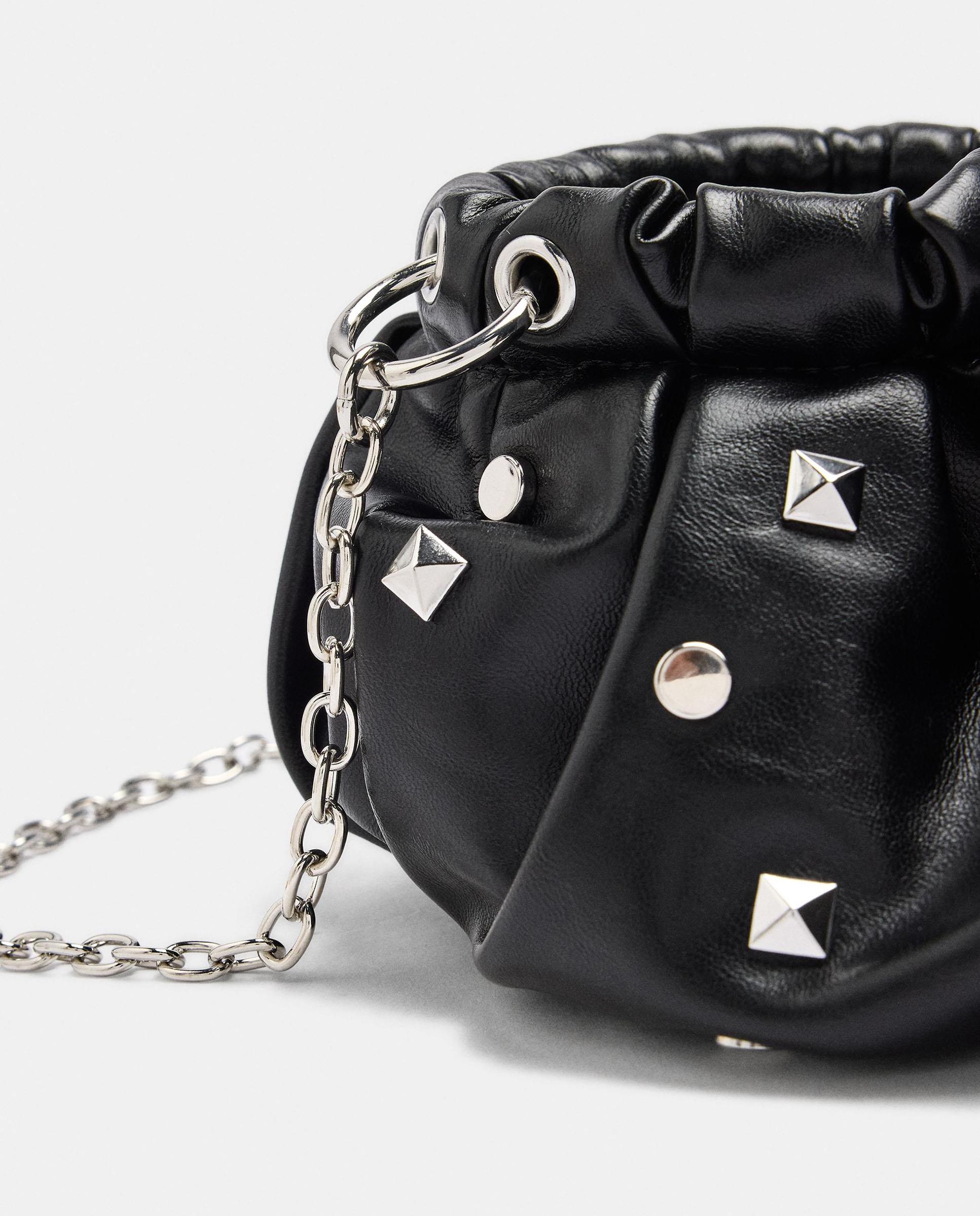 Bolso de hombro con asa de cadena y tachuelas - Parfois - Negro Negro-3