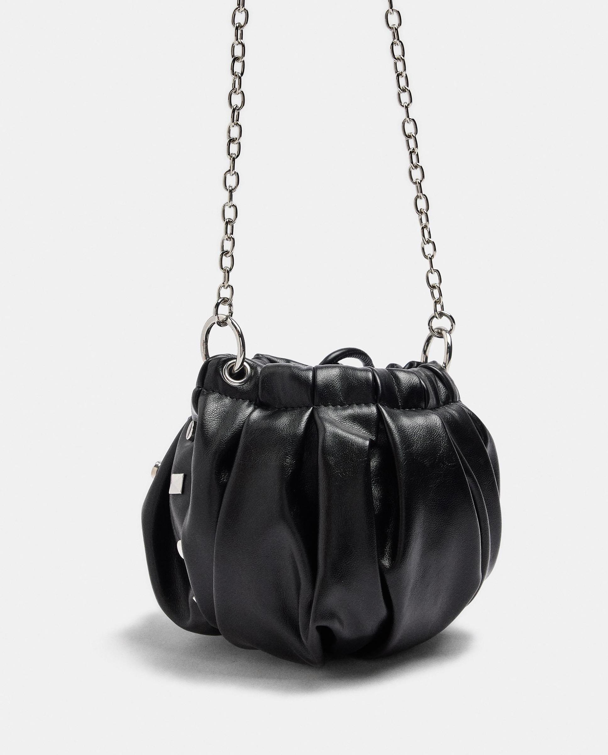 Bolso de hombro con asa de cadena y tachuelas - Parfois - Negro Negro-2