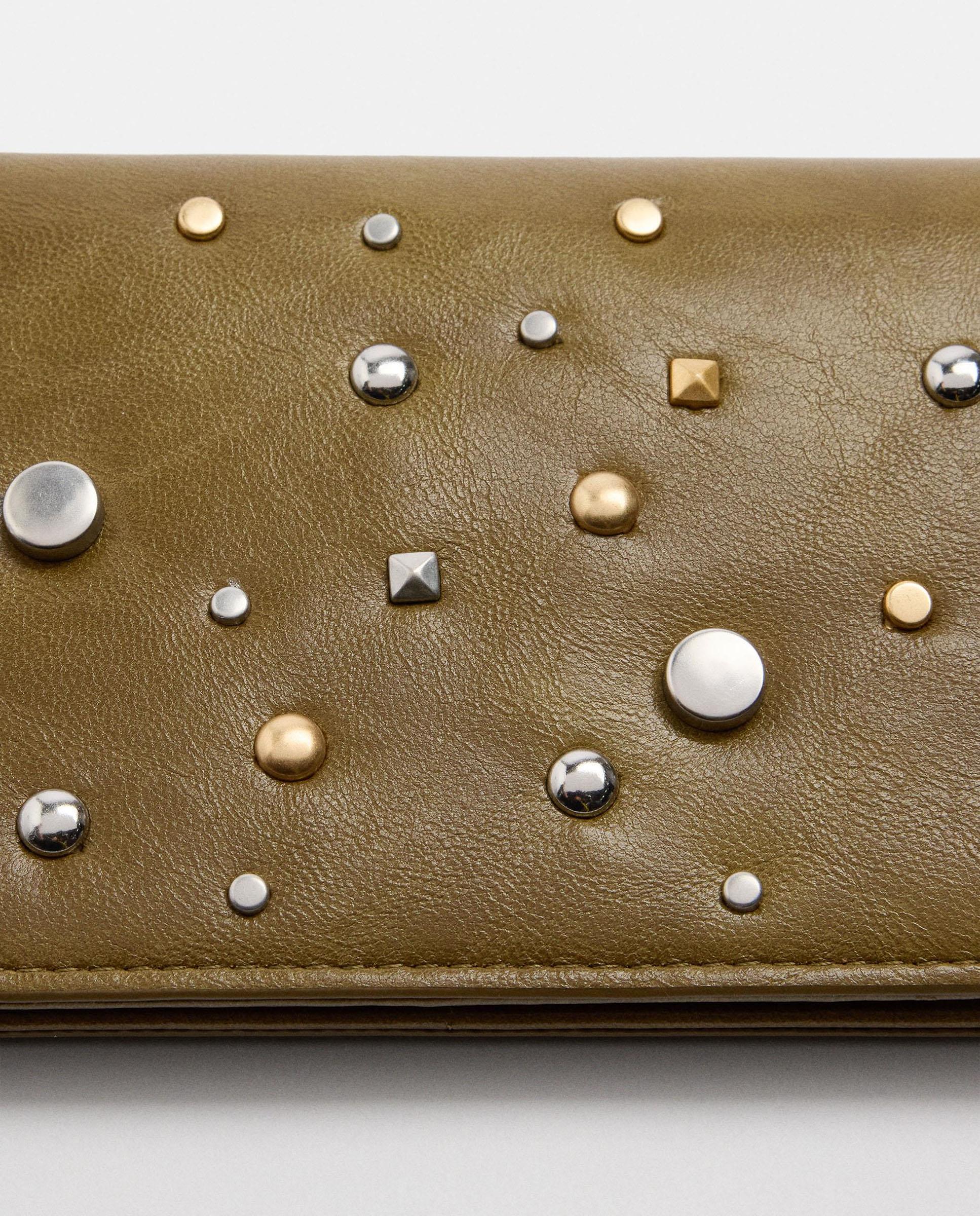 Cartera de mujer grande con solapa y tachuelas decortivas - Parfois - Kaki Kaki-3