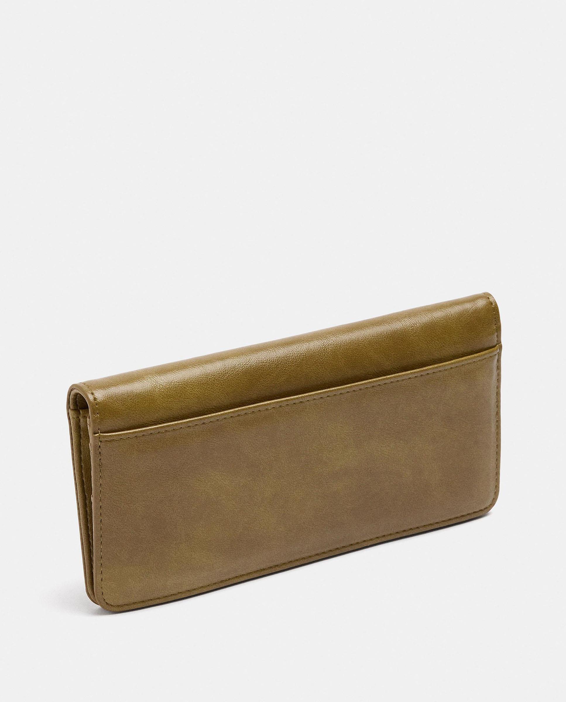 Cartera de mujer grande con solapa y tachuelas decortivas - Parfois - Kaki Kaki-2