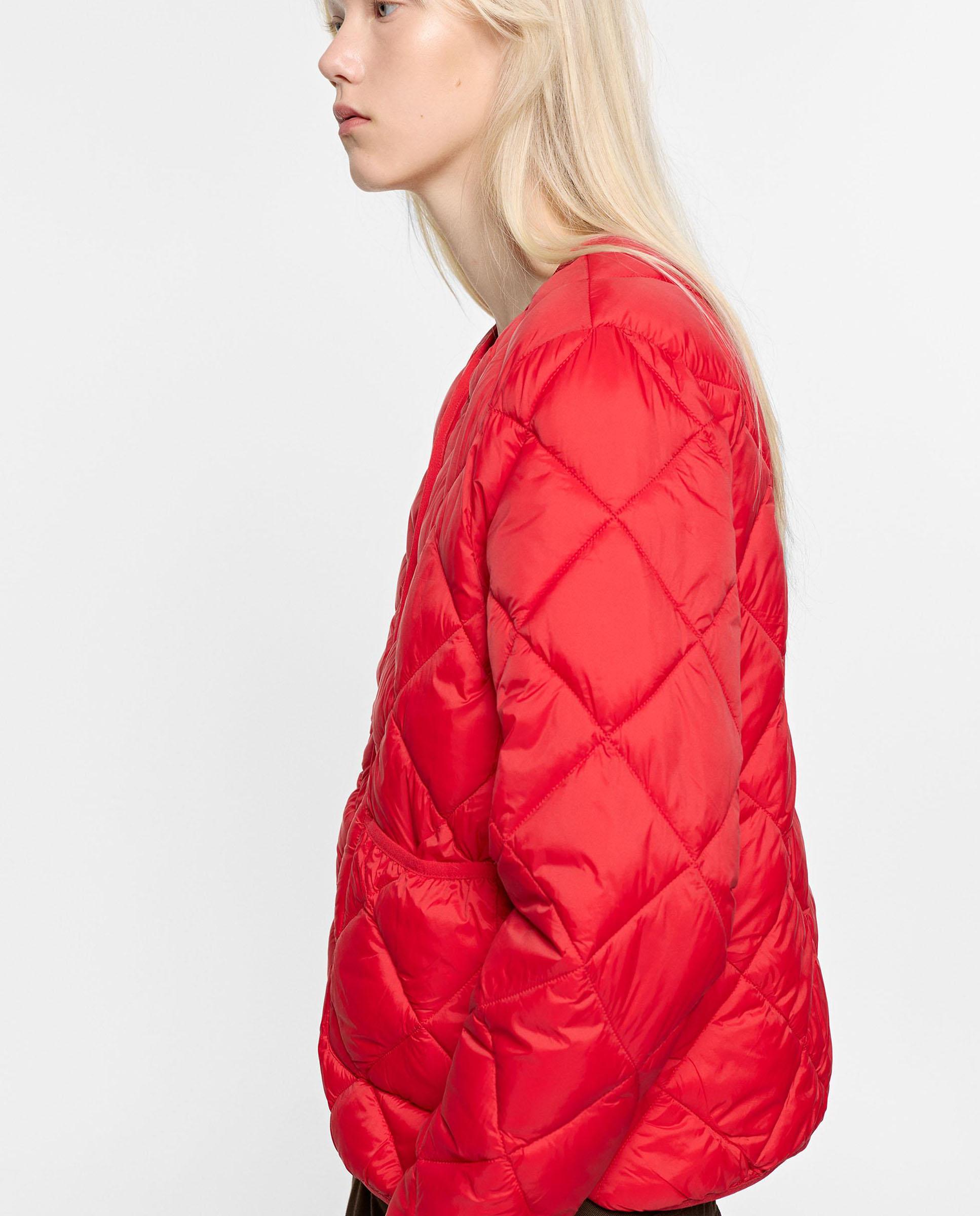 Imagen 4 de Plumífero de mujer acolchado con botones - Parfois - Rojo Rojo