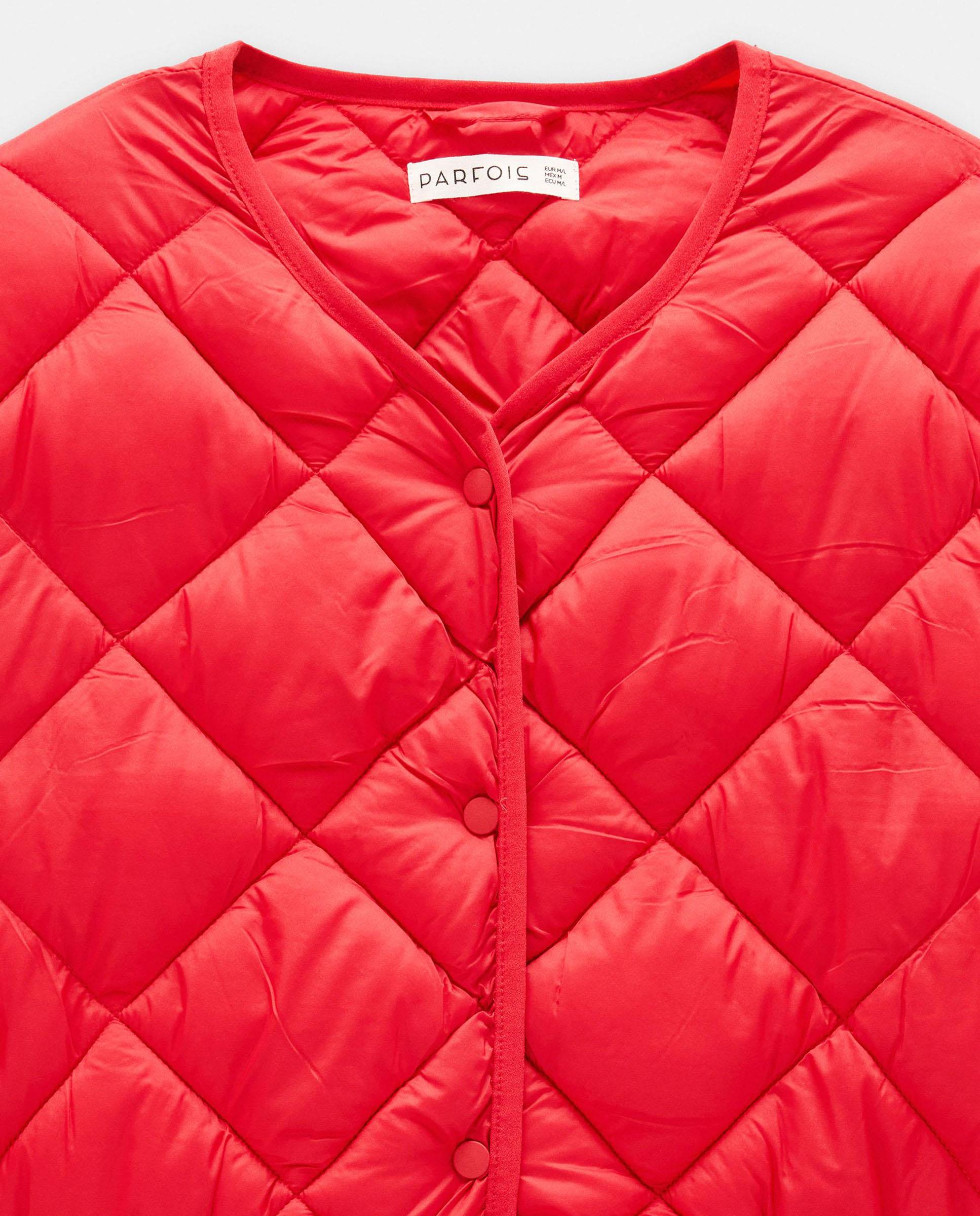 Imagen 6 de Plumífero de mujer acolchado con botones - Parfois - Rojo Rojo