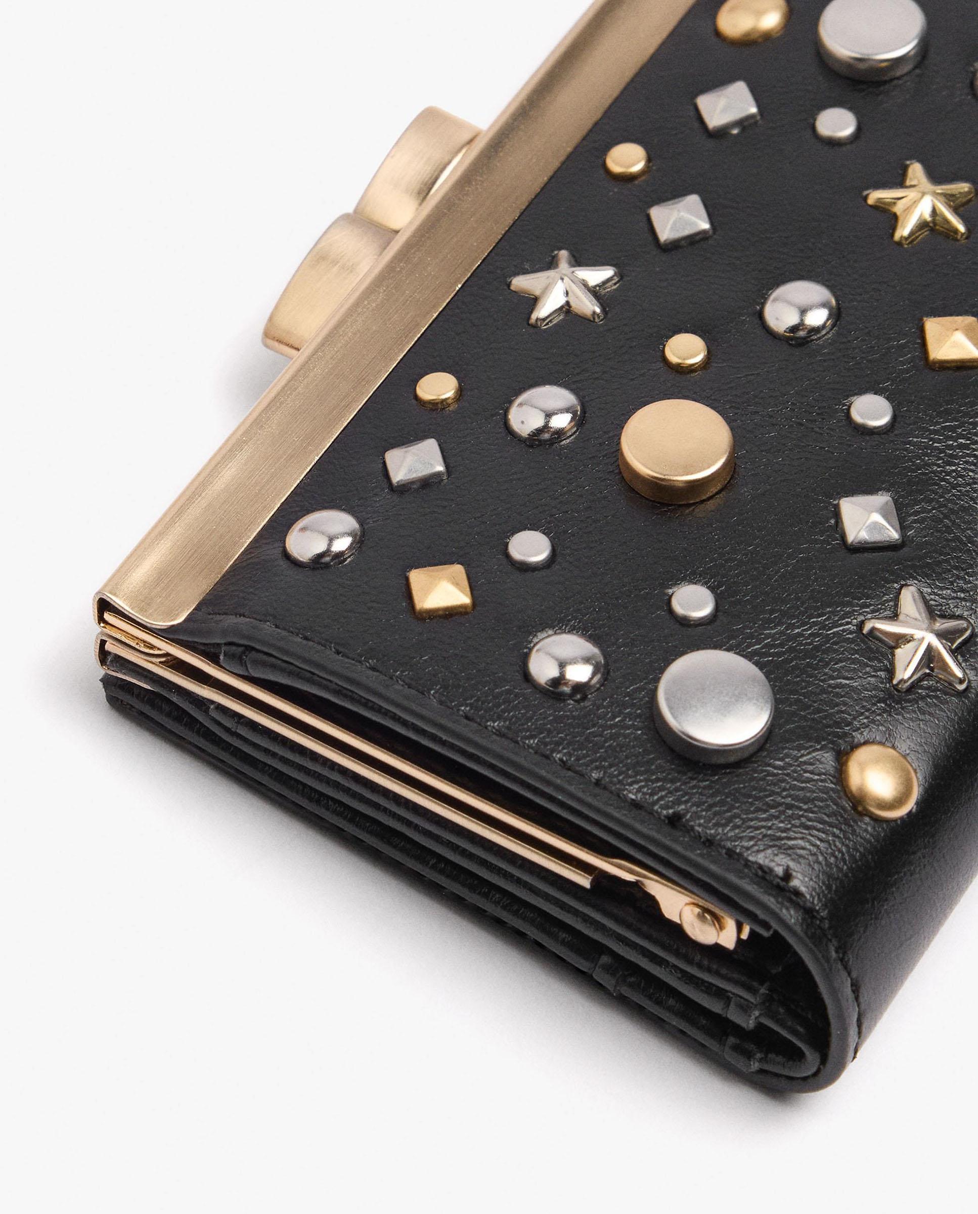 Cartera de mujer pequeña con cierre de botón y abalorios decorativos - Parfois - Negro Negro-3