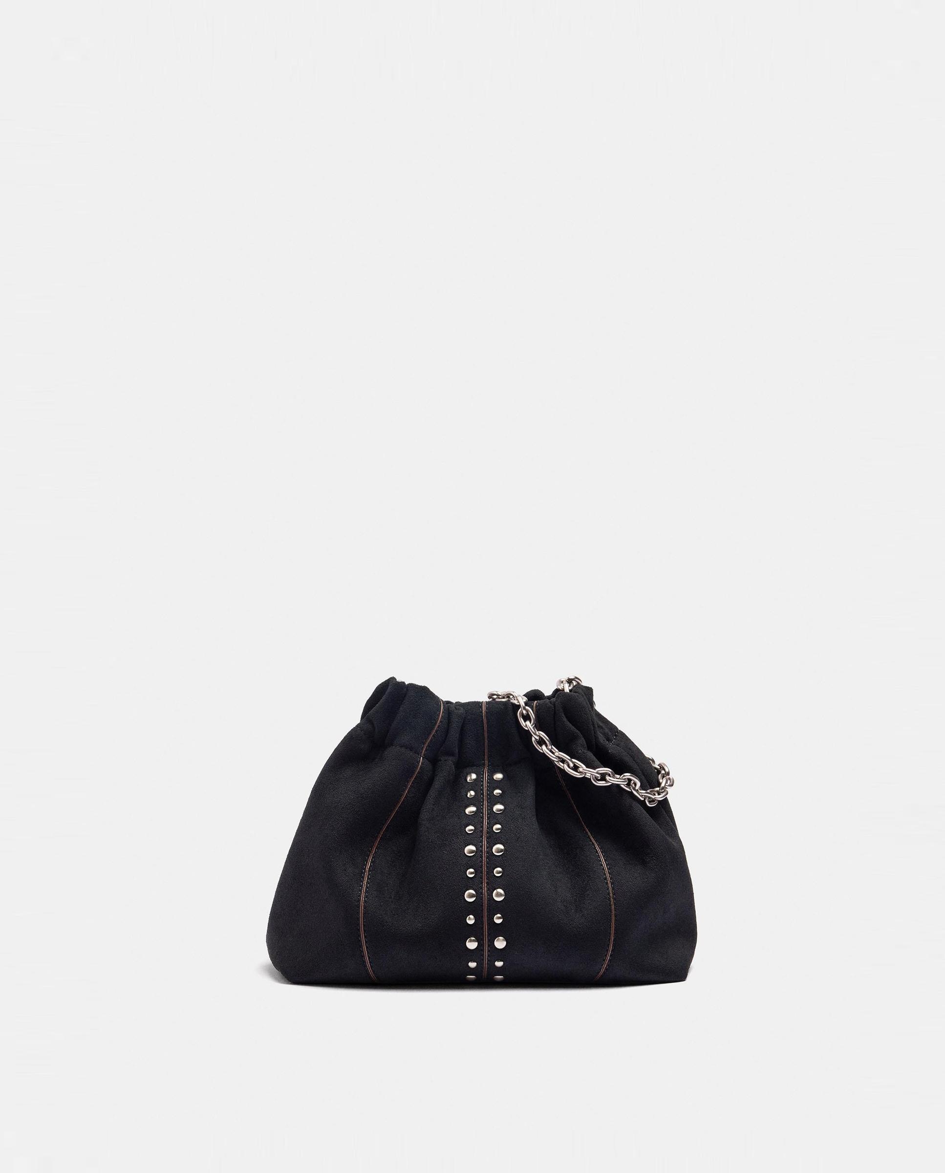 Bolso de hombro estilo cubo con tachuelas decorativas en liso - Parfois - Negro Negro-1