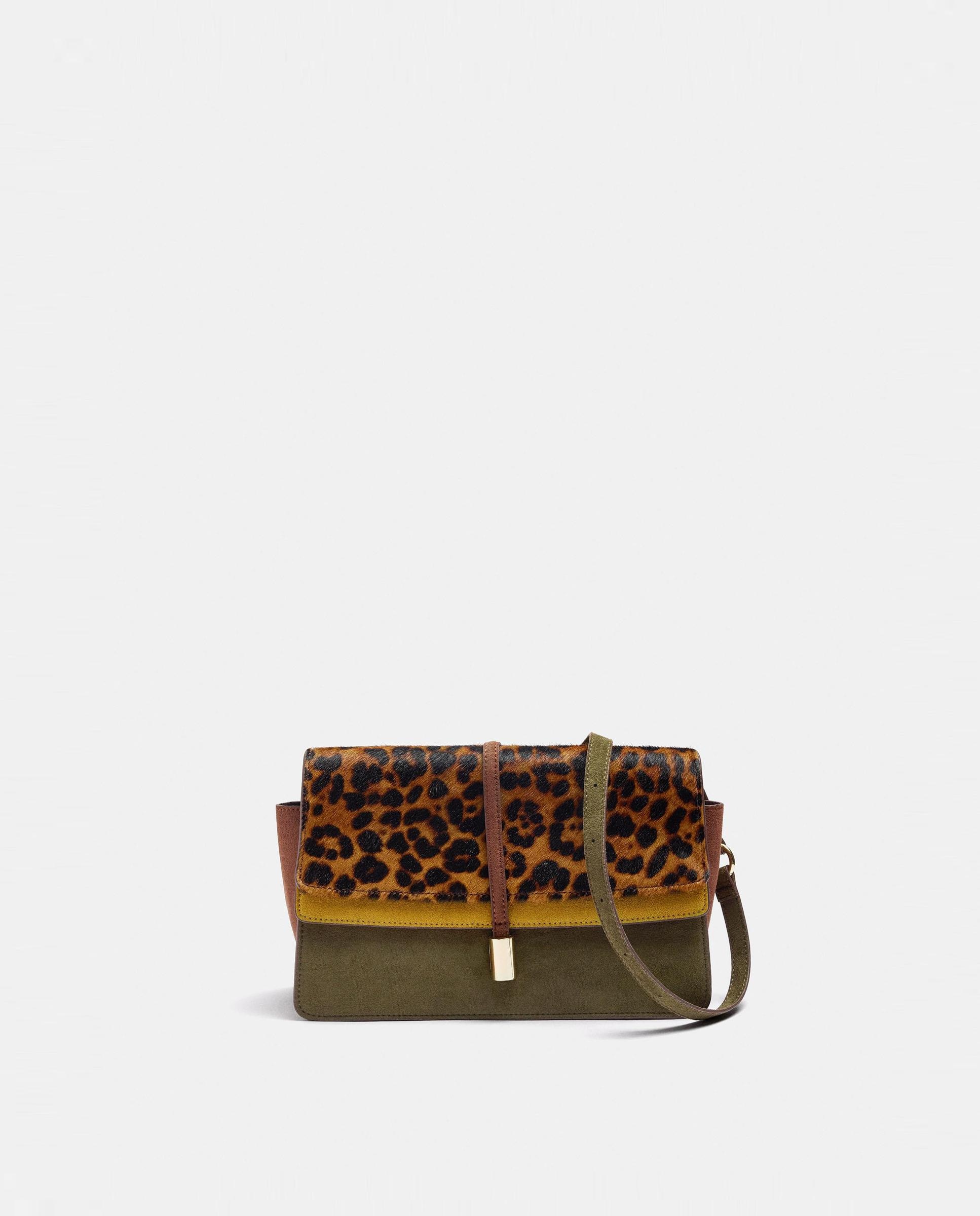 Bandolera de mujer con solapa y pelito exterior con cierre imantado y estampado animal print - Parfois - Multicolor Multicolor-1