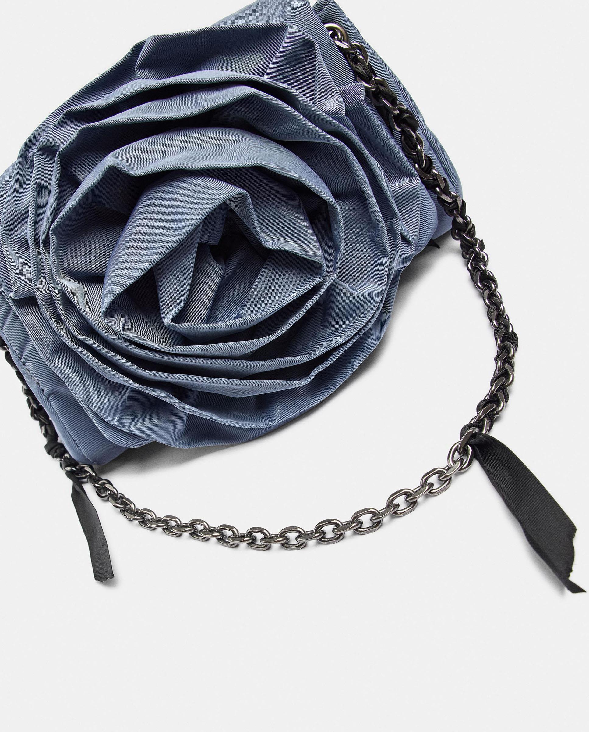 Imagen 3 de Bolso de fiesta con flor decorativa y cierre imantado - Parfois - Azul Azul