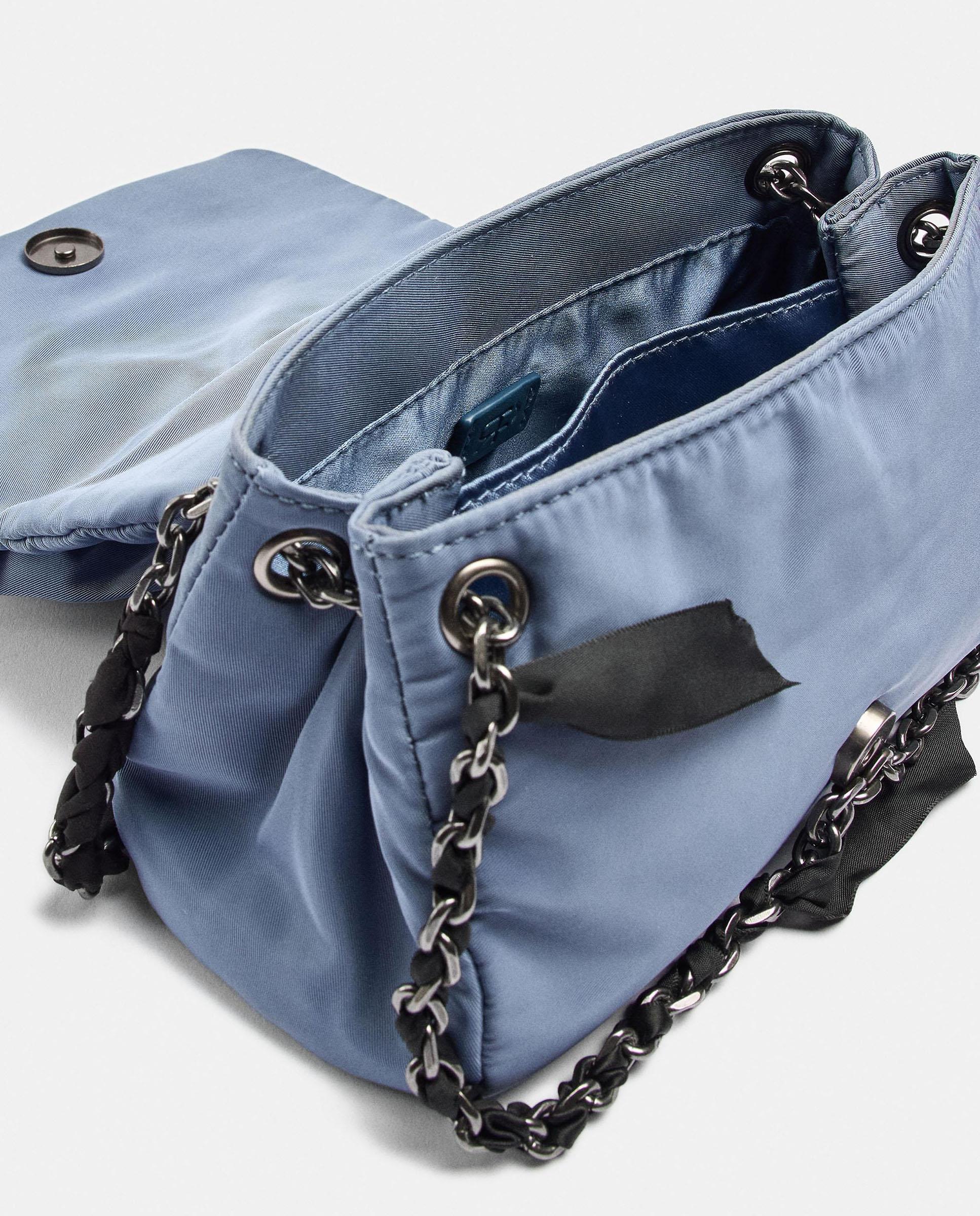 Imagen 4 de Bolso de fiesta con flor decorativa y cierre imantado - Parfois - Azul Azul