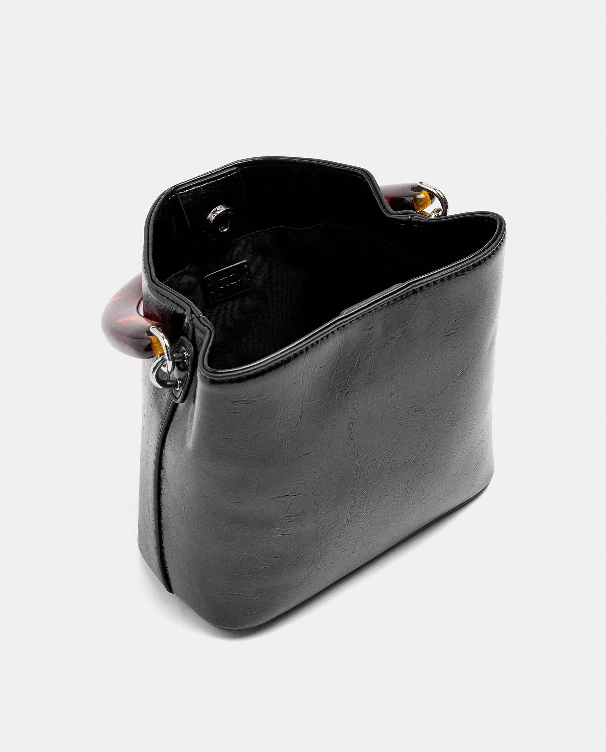 Imagen 5 de Bolso de fiesta convertible a bandolera con asa rígida y cierre imantado - Parfois - Negro Negro