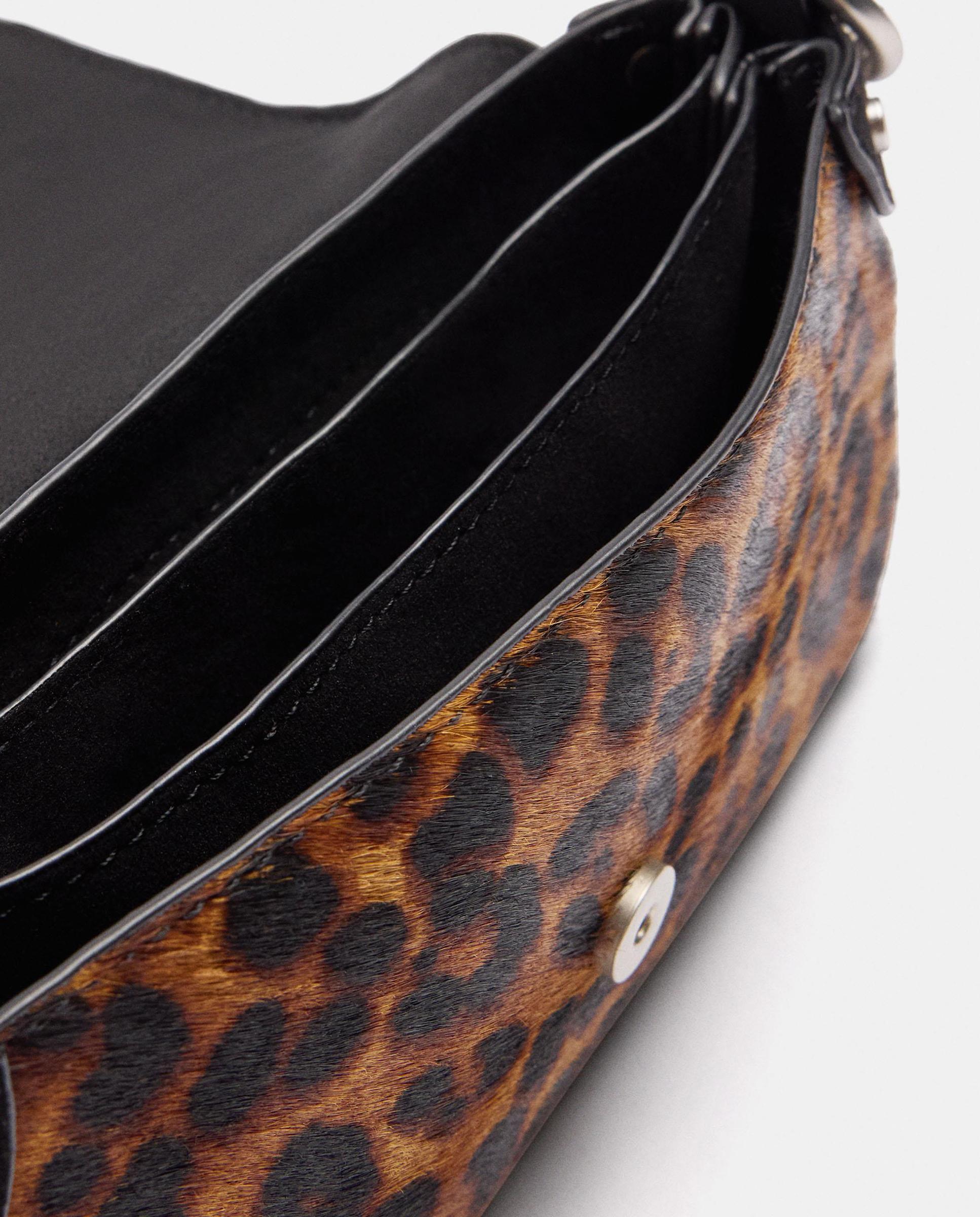 Bandolera de mujer con cierre de cremallera y estampado animal print - Parfois - Multicolor Multicolor-5