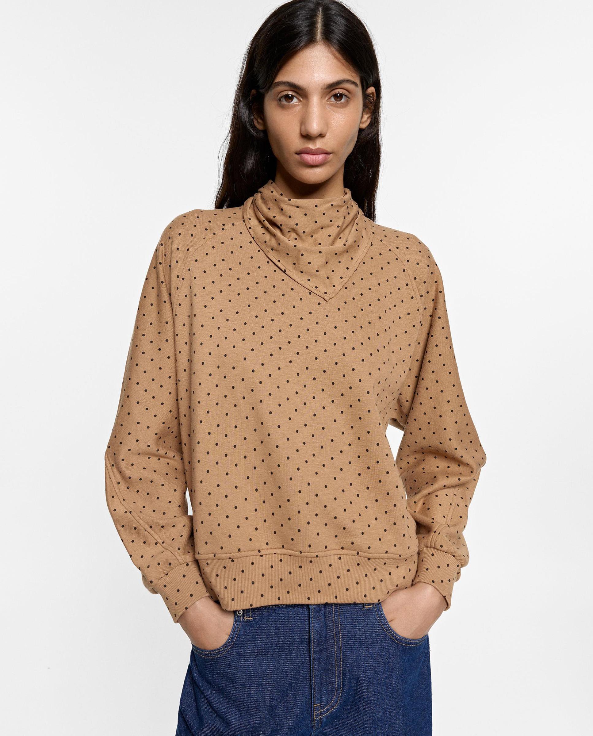 Sudadera de mujer con cuello redondo y estampado de lunares - Parfois - Camel Camel-1