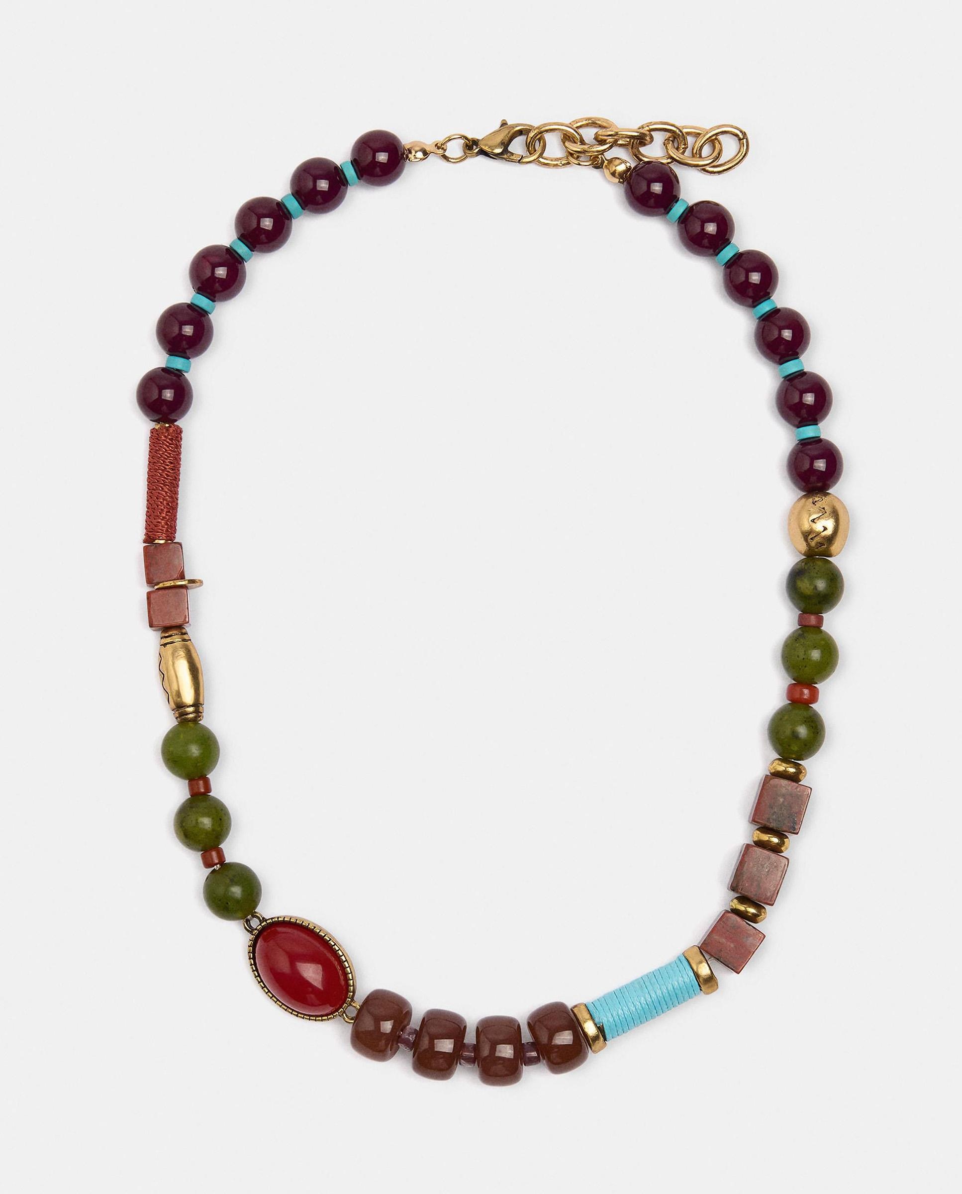 Imagen 0 de Collar corto de cuentas y abalorios decorativos Multicolor