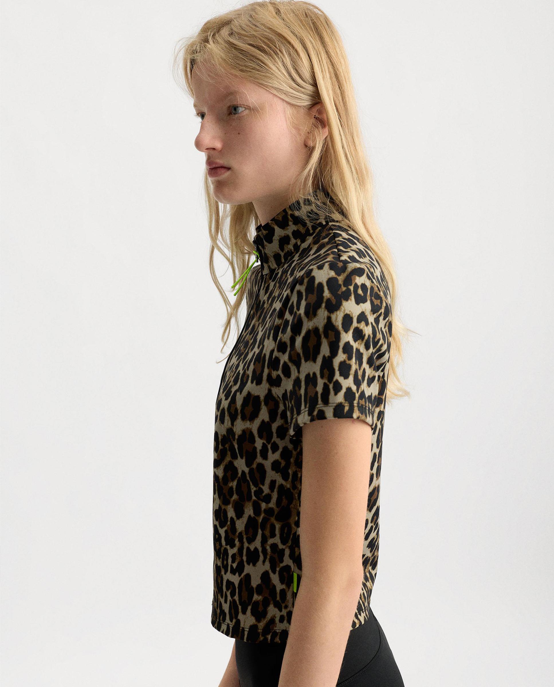 Top de mujer de manga corta con cremallera frontal y estampado animal print - Parfois - Multicolor Multicolor-3
