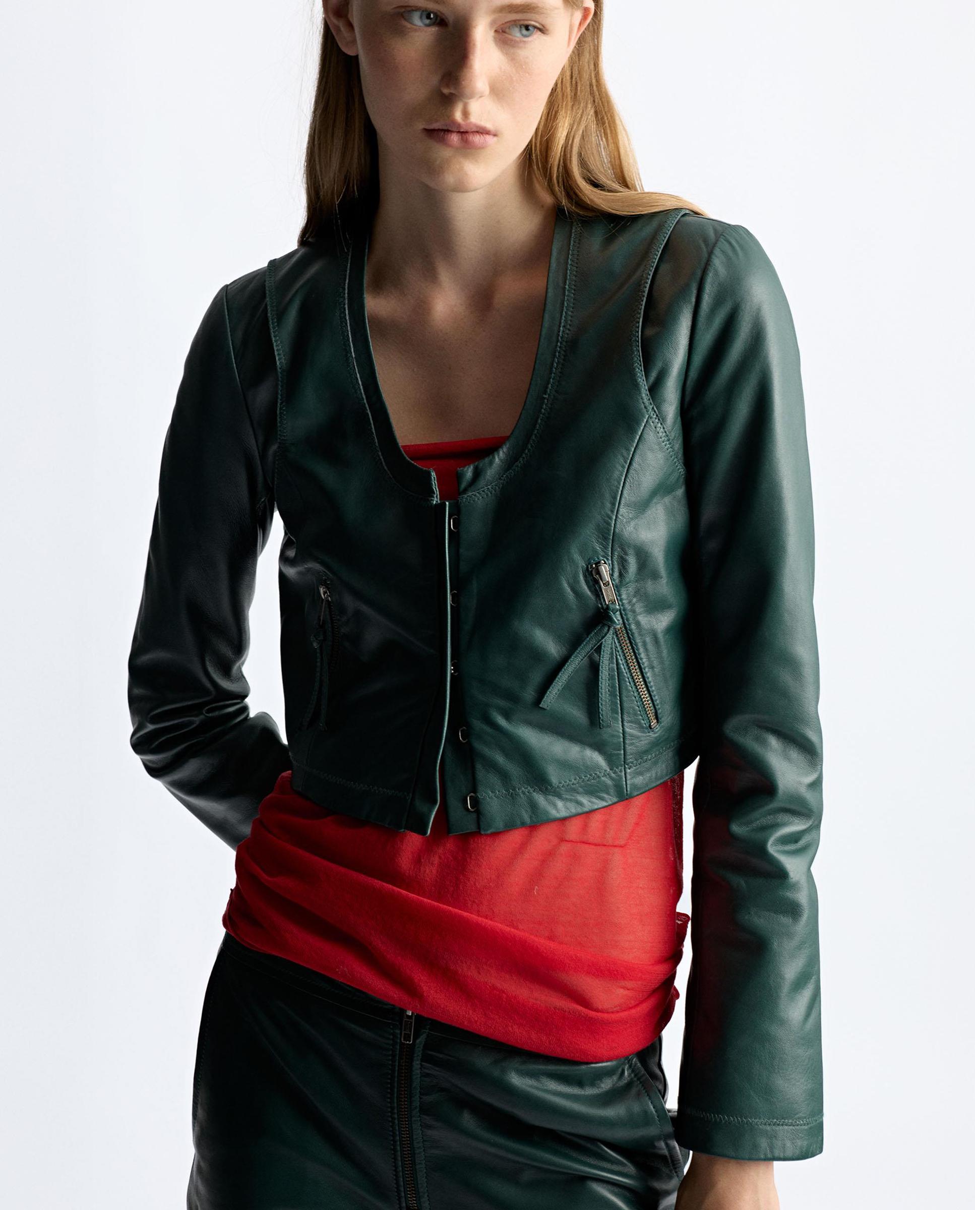 Imagen 0 de Cazadora de piel de mujer crop en liso Verde
