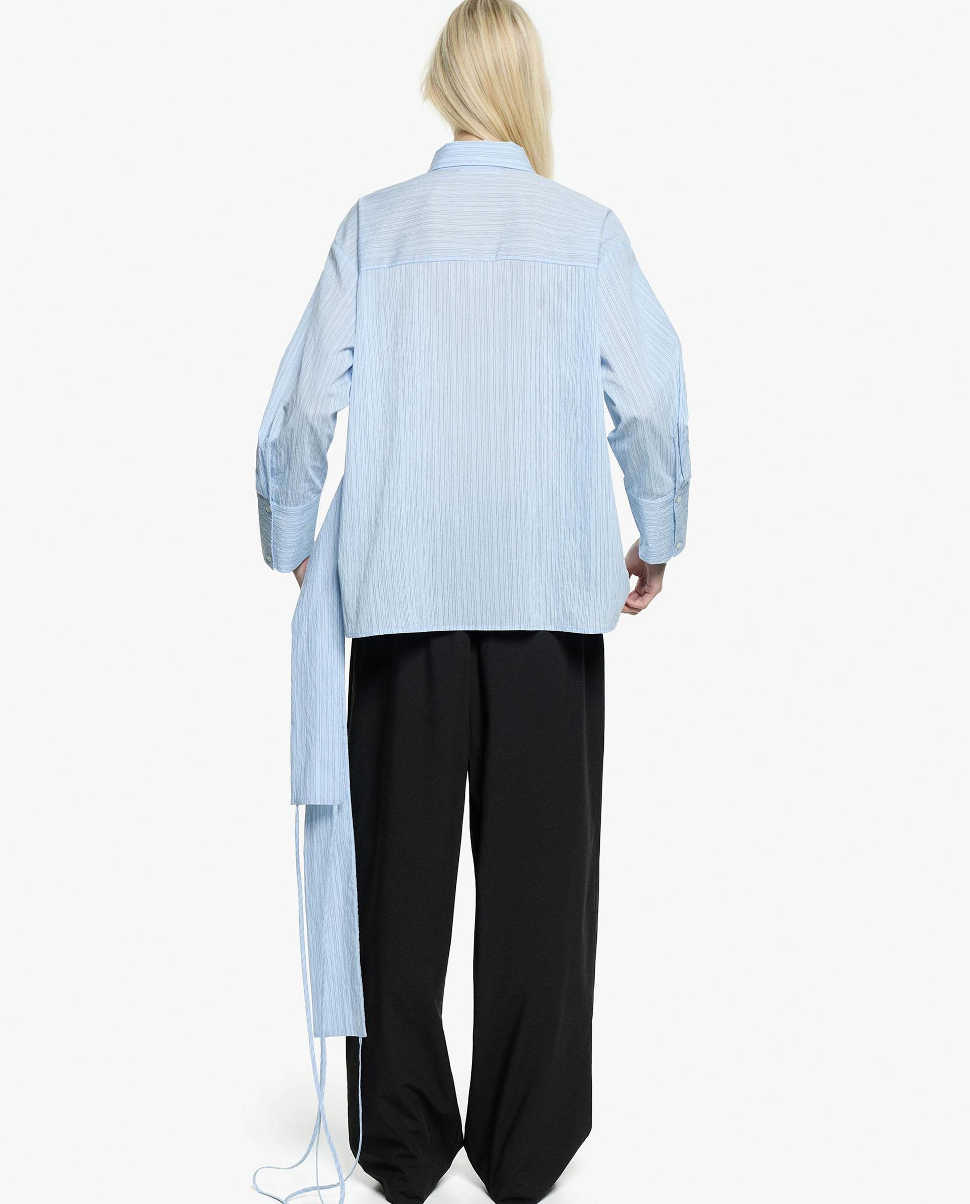 Imagen 5 de Camisa de mujer de manga larga con cinturón para ajustar y estampado de rayas diplomáticas - Parfois - Azul Azul