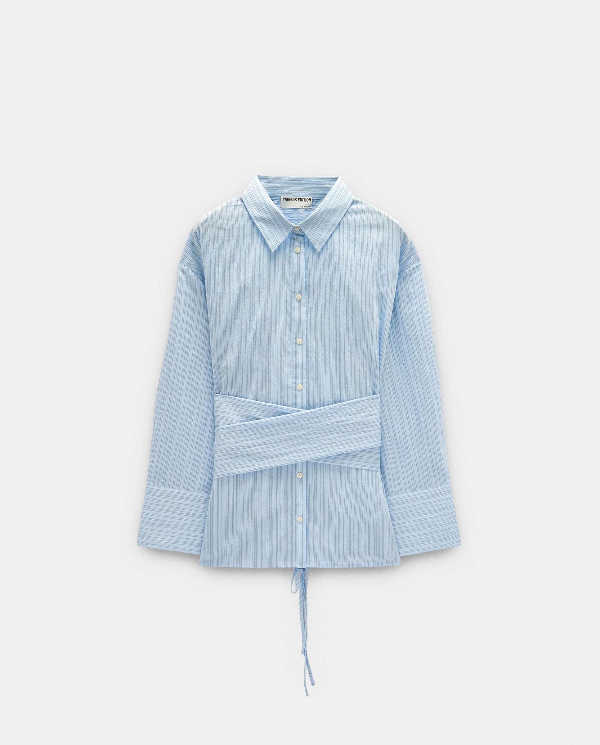 Imagen 7 de Camisa de mujer de manga larga con cinturón para ajustar y estampado de rayas diplomáticas - Parfois - Azul Azul