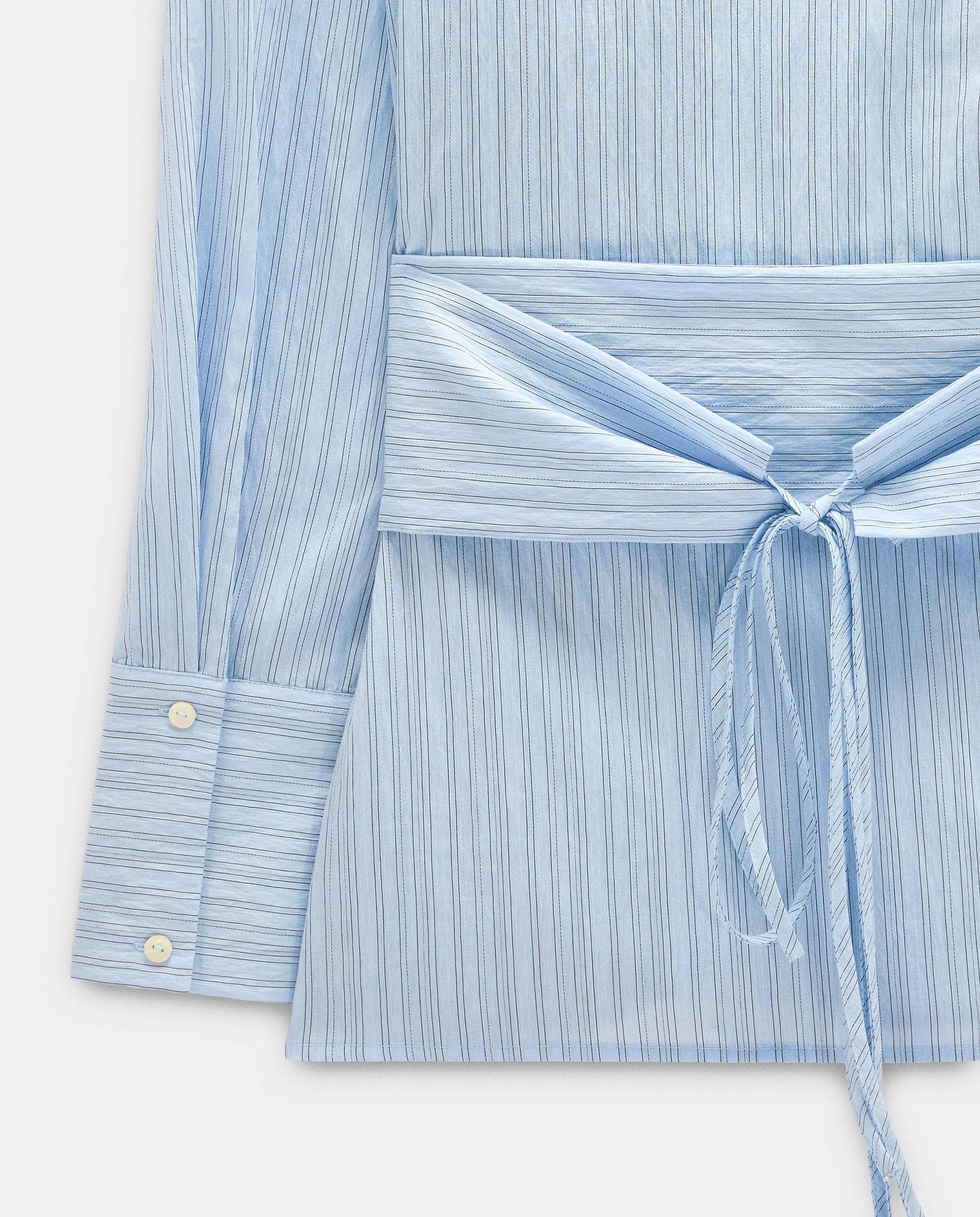 Imagen 6 de Camisa de mujer de manga larga con cinturón para ajustar y estampado de rayas diplomáticas - Parfois - Azul Azul