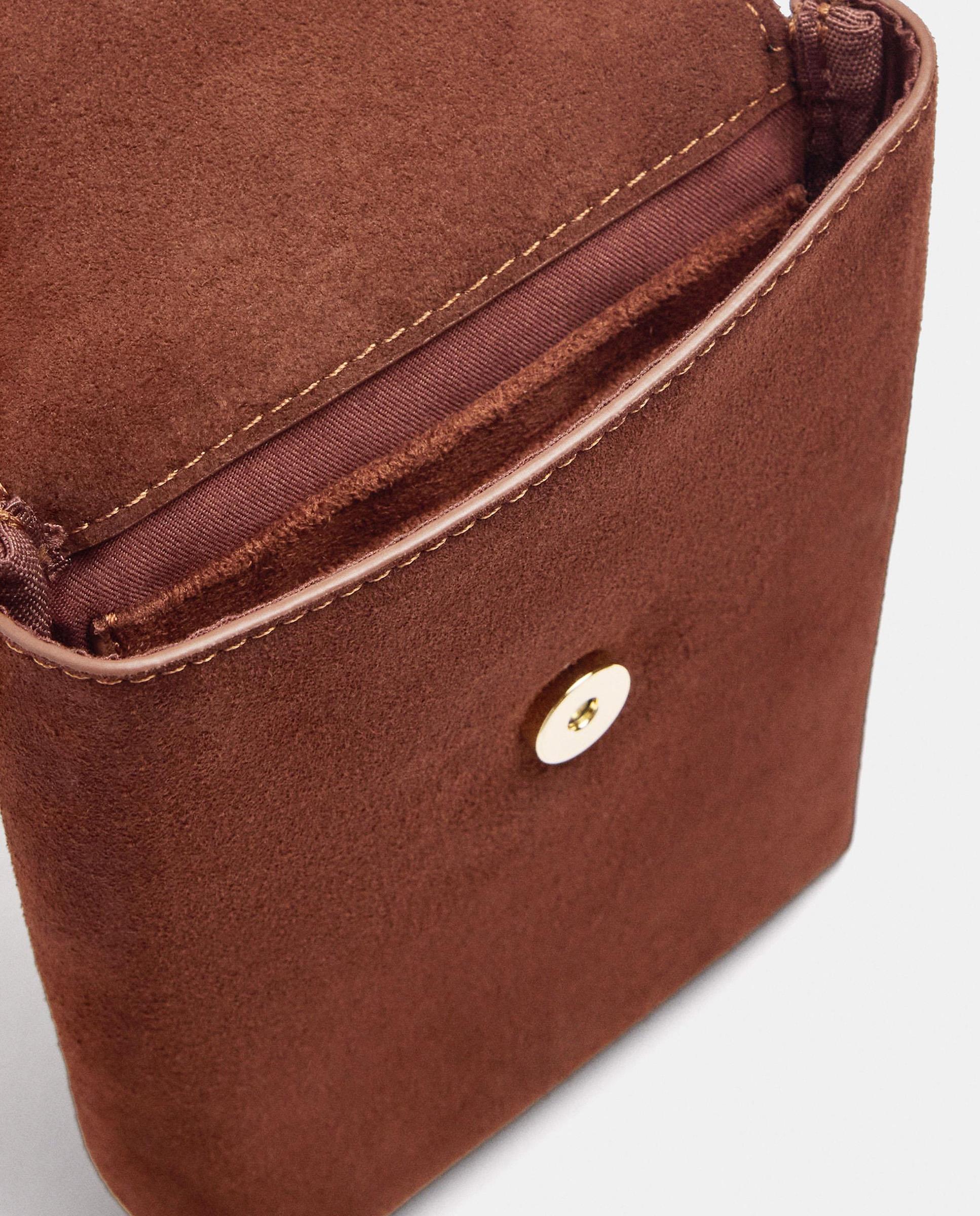 Imagen 4 de Bolso para móvil convertible a bandolera con estampado animal print - Parfois - Marrón Marrón